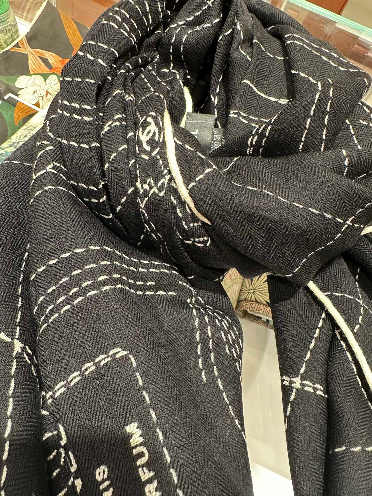 CHANEL 25S SCARF 140 IN SILK WOOL 726479 mysite