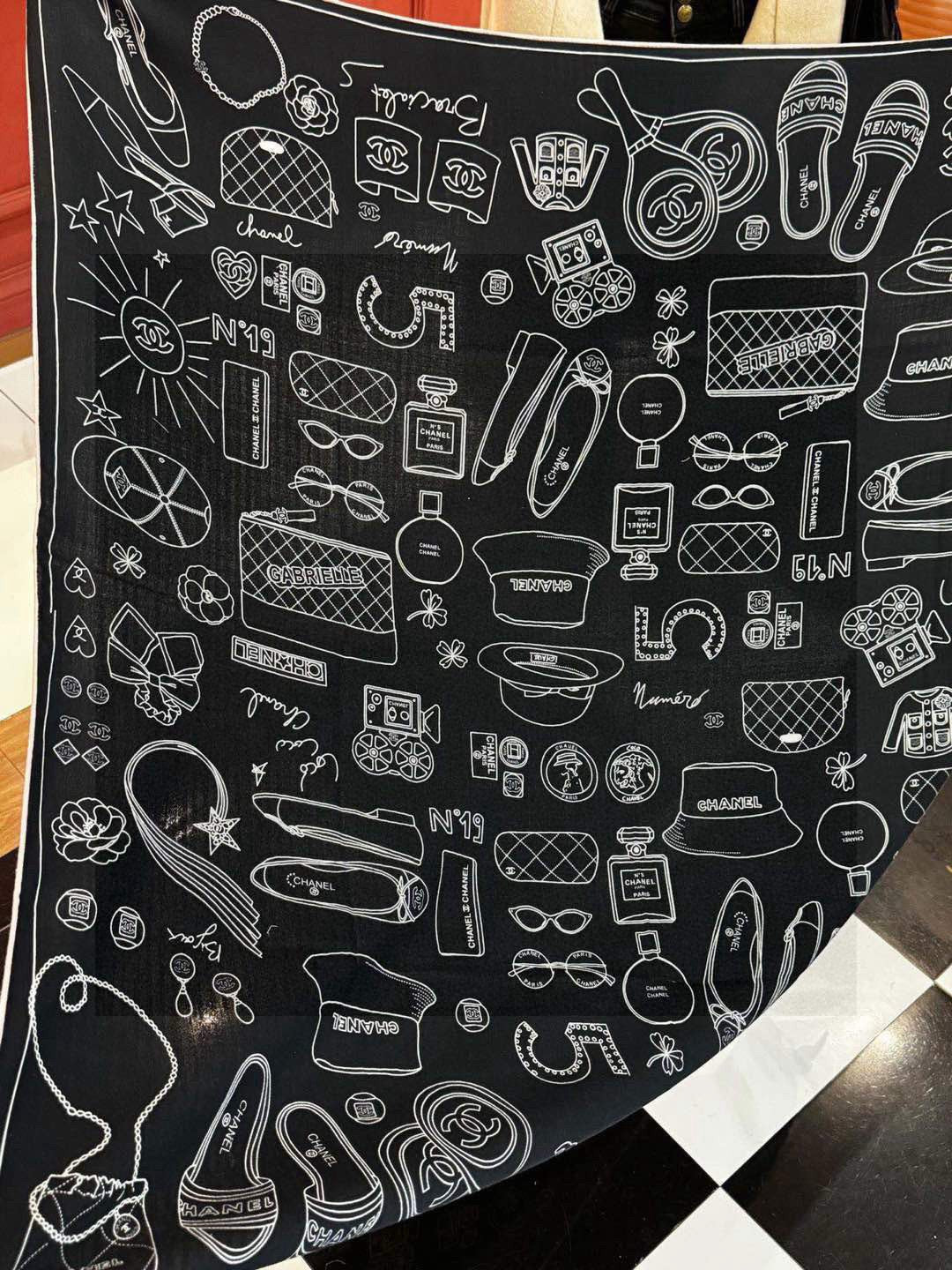 CHANEL 25S SCARF 140 IN SILK 735811 mysite