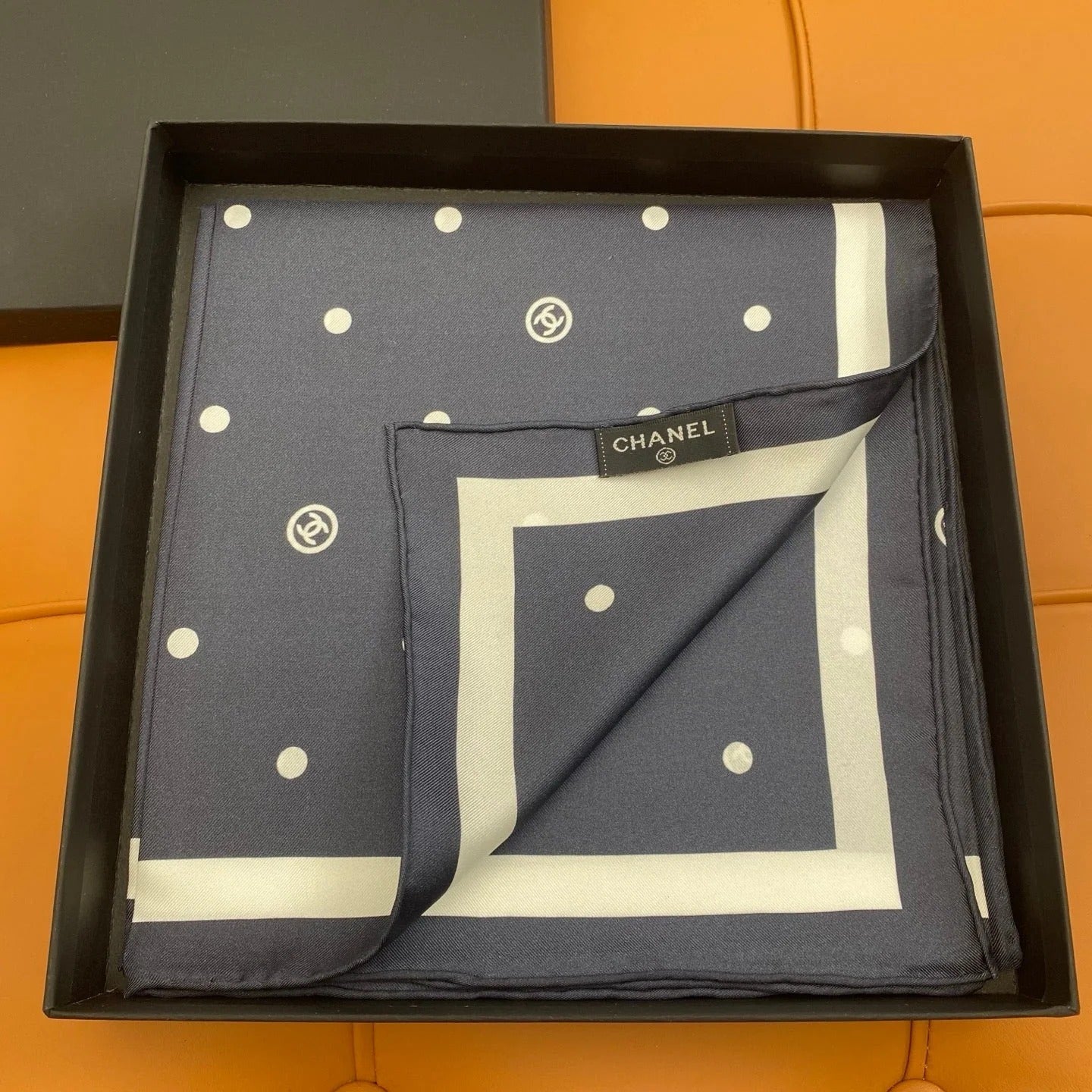 CHANEL 25S SCARF 90 IN SILK 704603 mysite