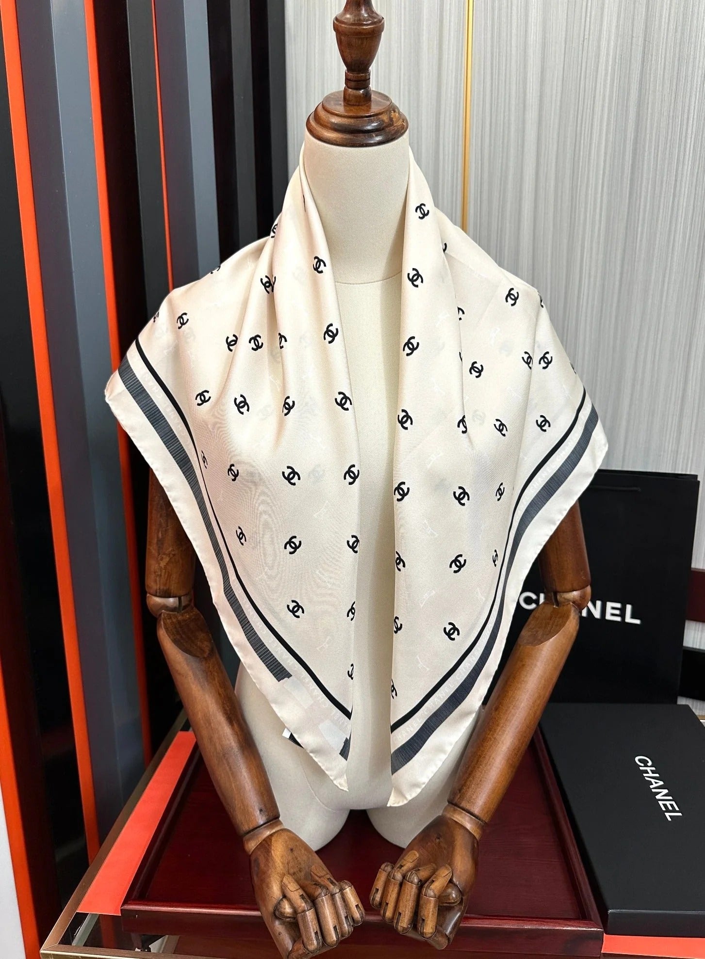 CHANEL 25S SCARF 90 IN SILK 730538 mysite