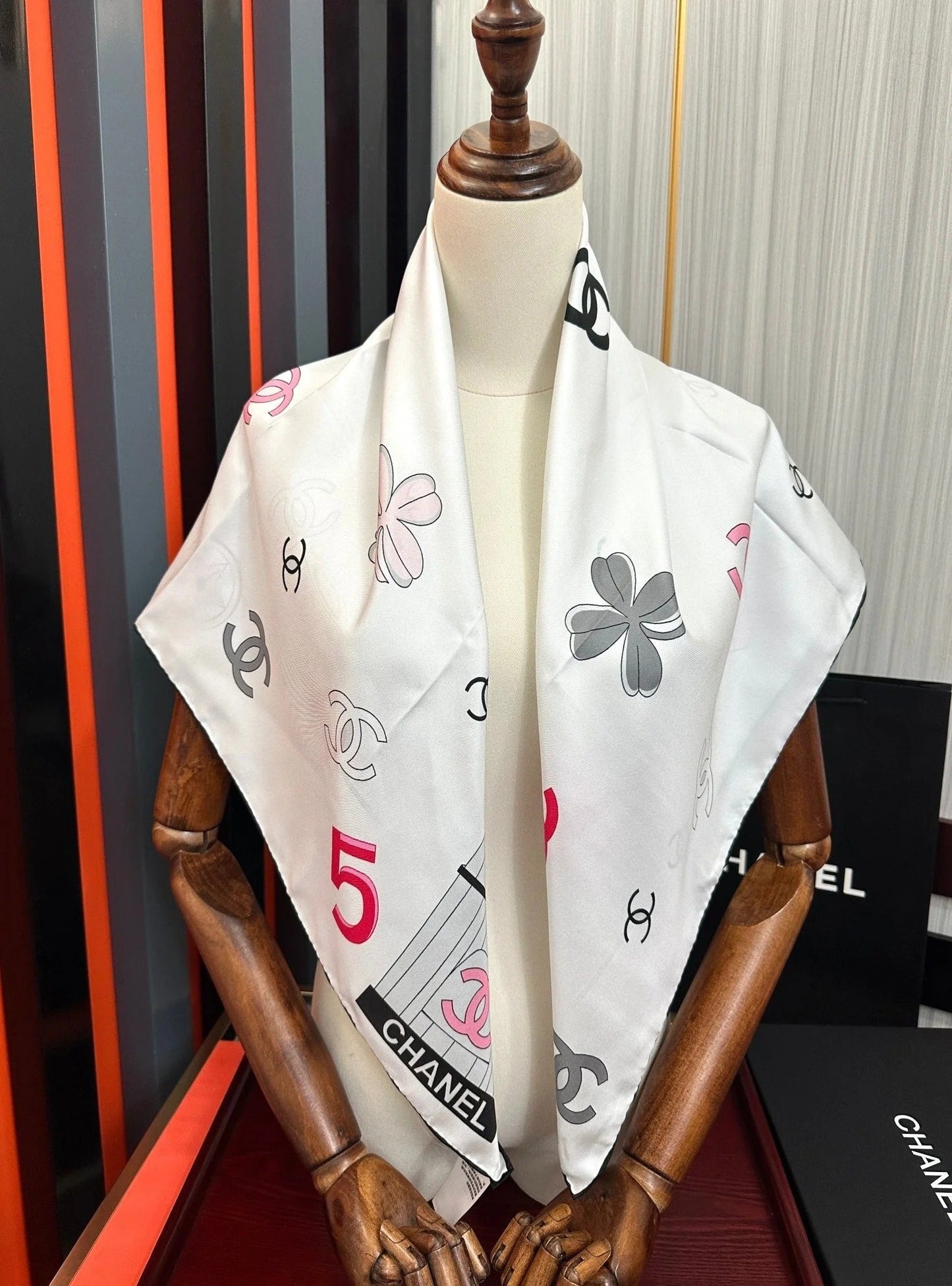 CHANEL 25S SCARF 90 IN SILK 733857 mysite