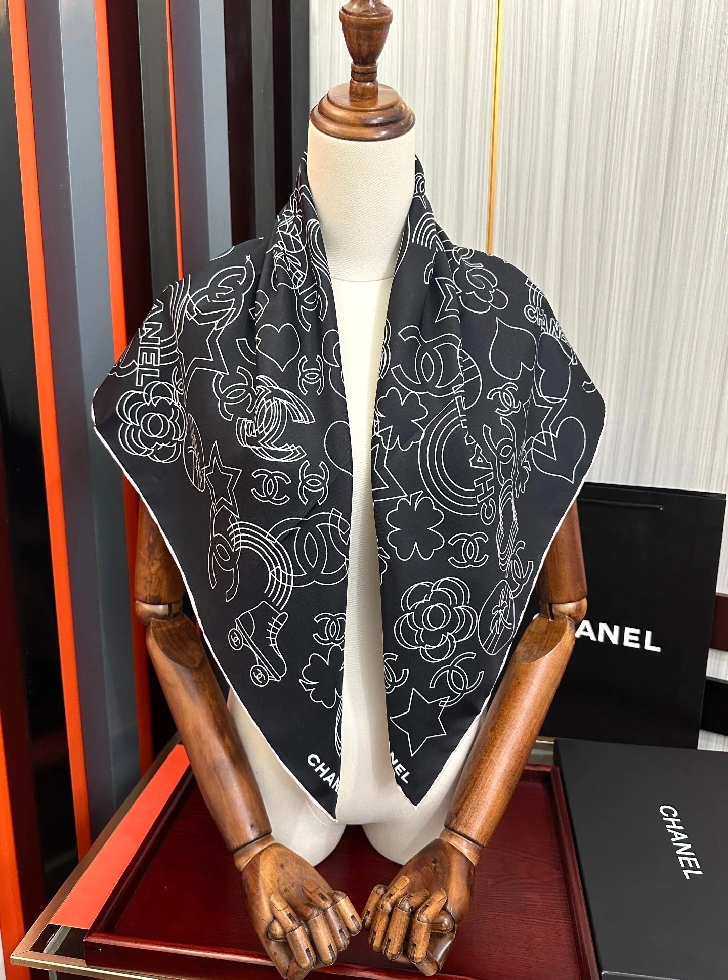 CHANEL 25S SCARF 90 IN SILK 738436 mysite