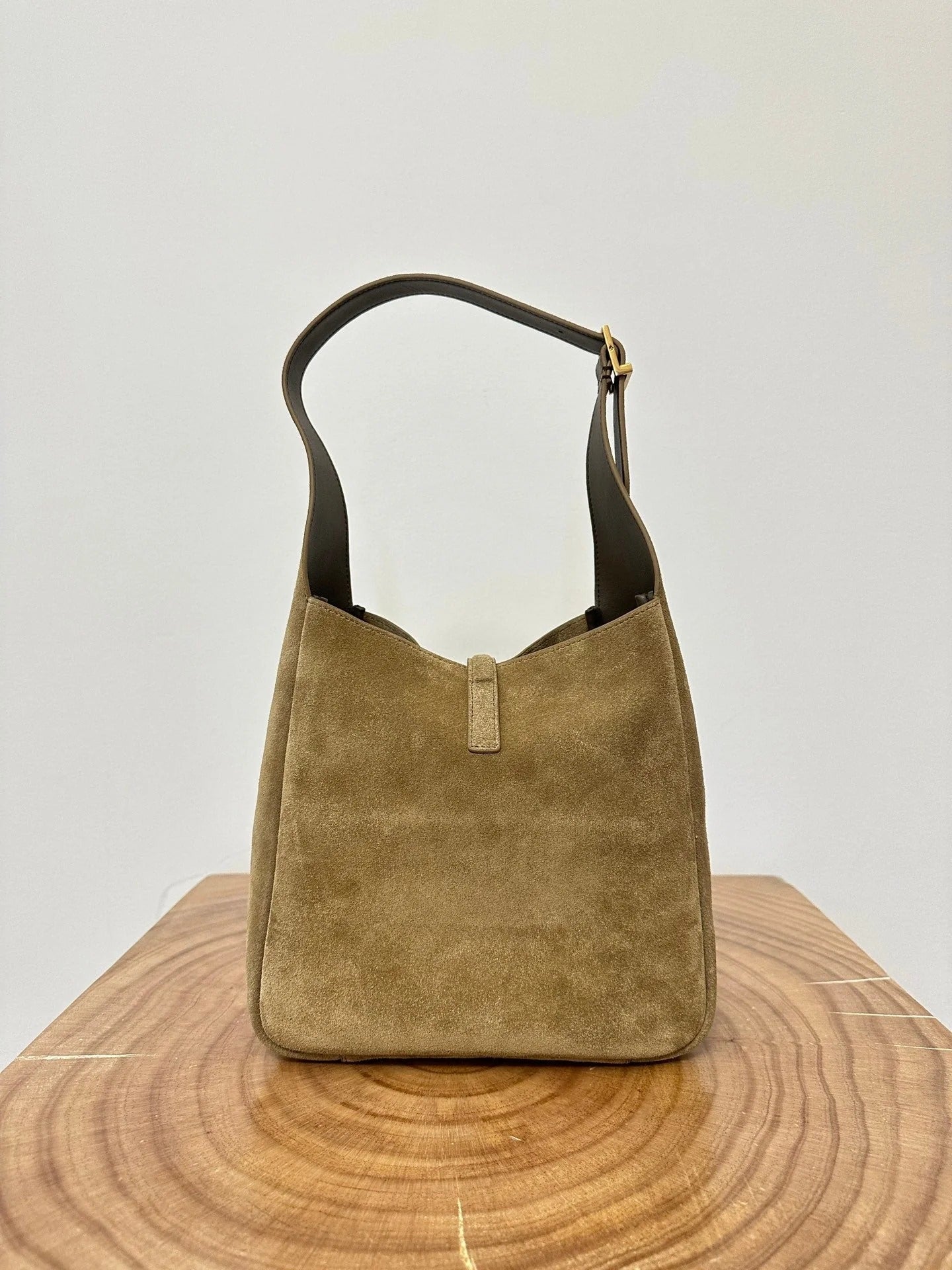 LE 5 À 7 SUPPLE SMALL 22 IN PEANUT BROWN SUEDE mysite