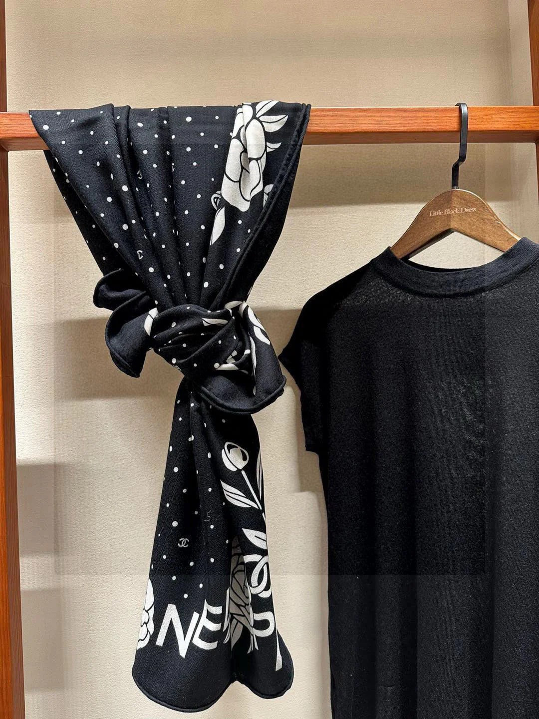 CHANEL 25S SCARF 140 IN SILK 735805 mysite