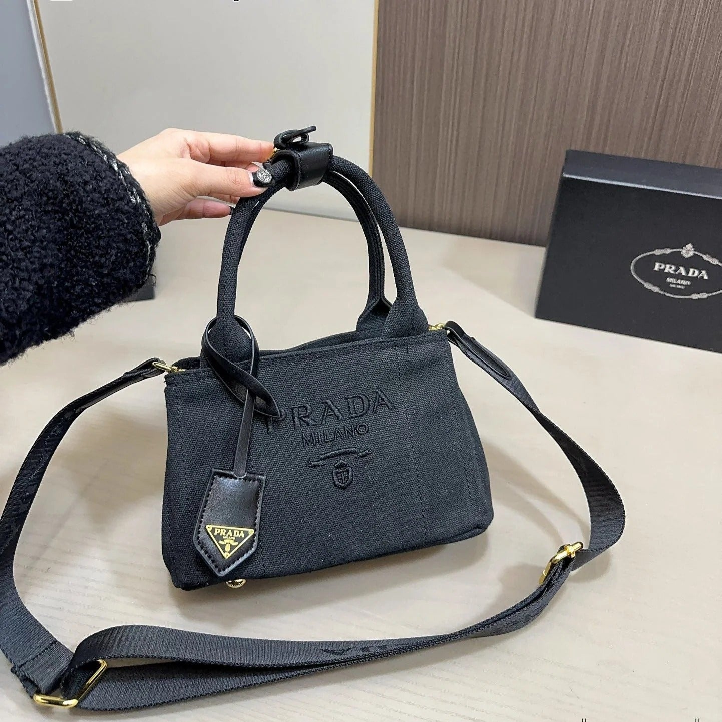 EMBOSSED LOGO TOTE BAG 30 IN BLACK FABIC mysite