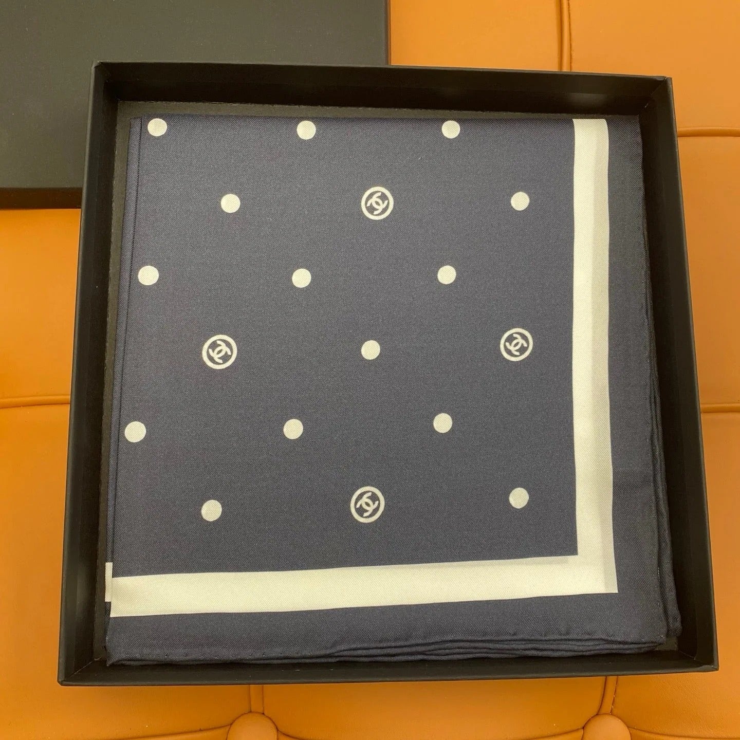 CHANEL 25S SCARF 90 IN SILK 704603 mysite