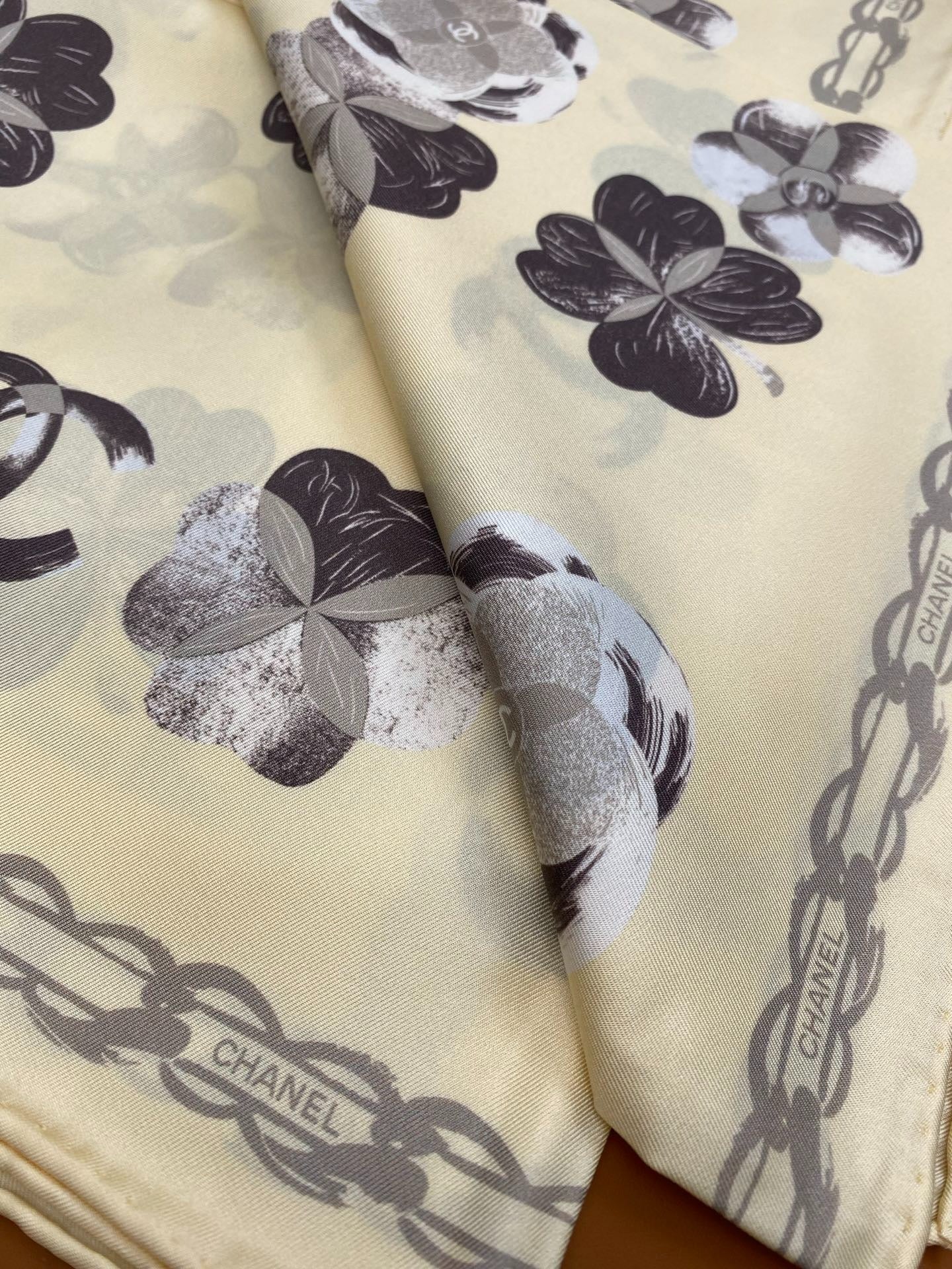 CHANEL 25S SCARF 90 IN SILK 703655 mysite