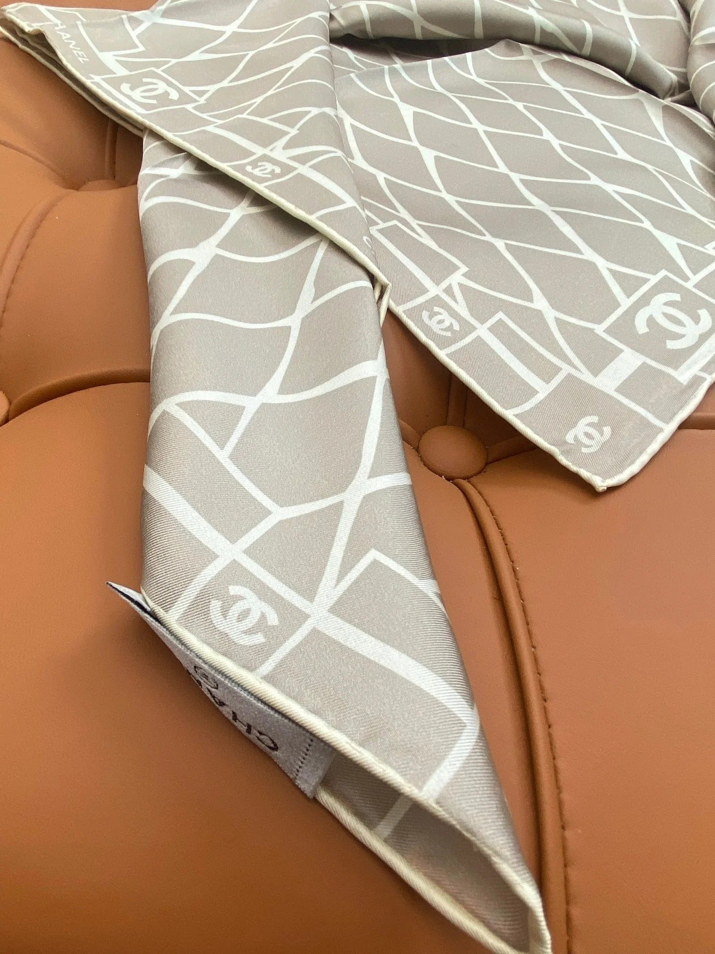 CHANEL 25S SCARF 90 IN SILK 703693 mysite