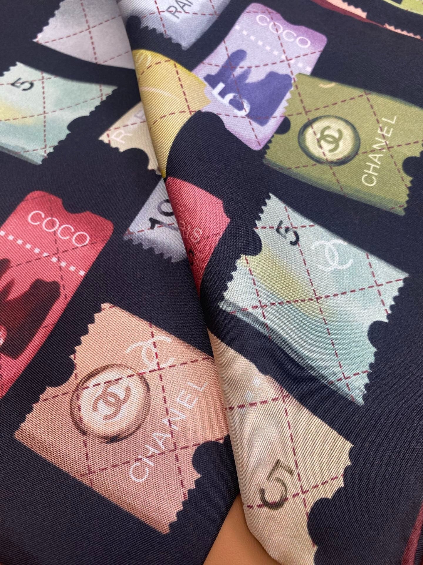 CHANEL 25S SCARF 90 IN SILK 703703 mysite