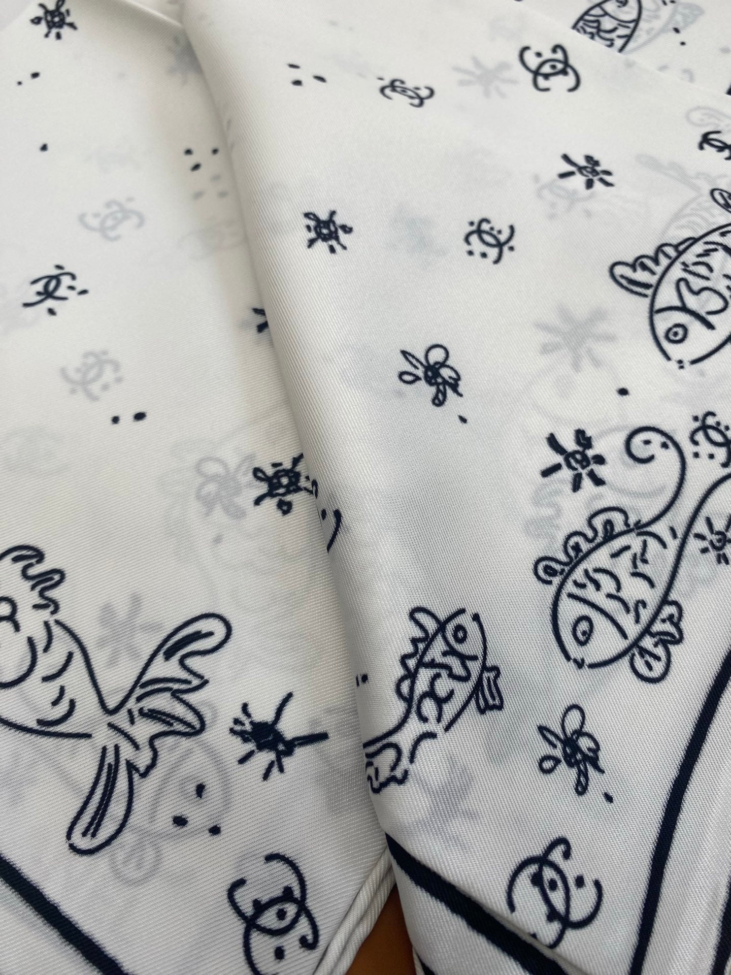 CHANEL 25S SCARF 90 IN SILK 703705 mysite