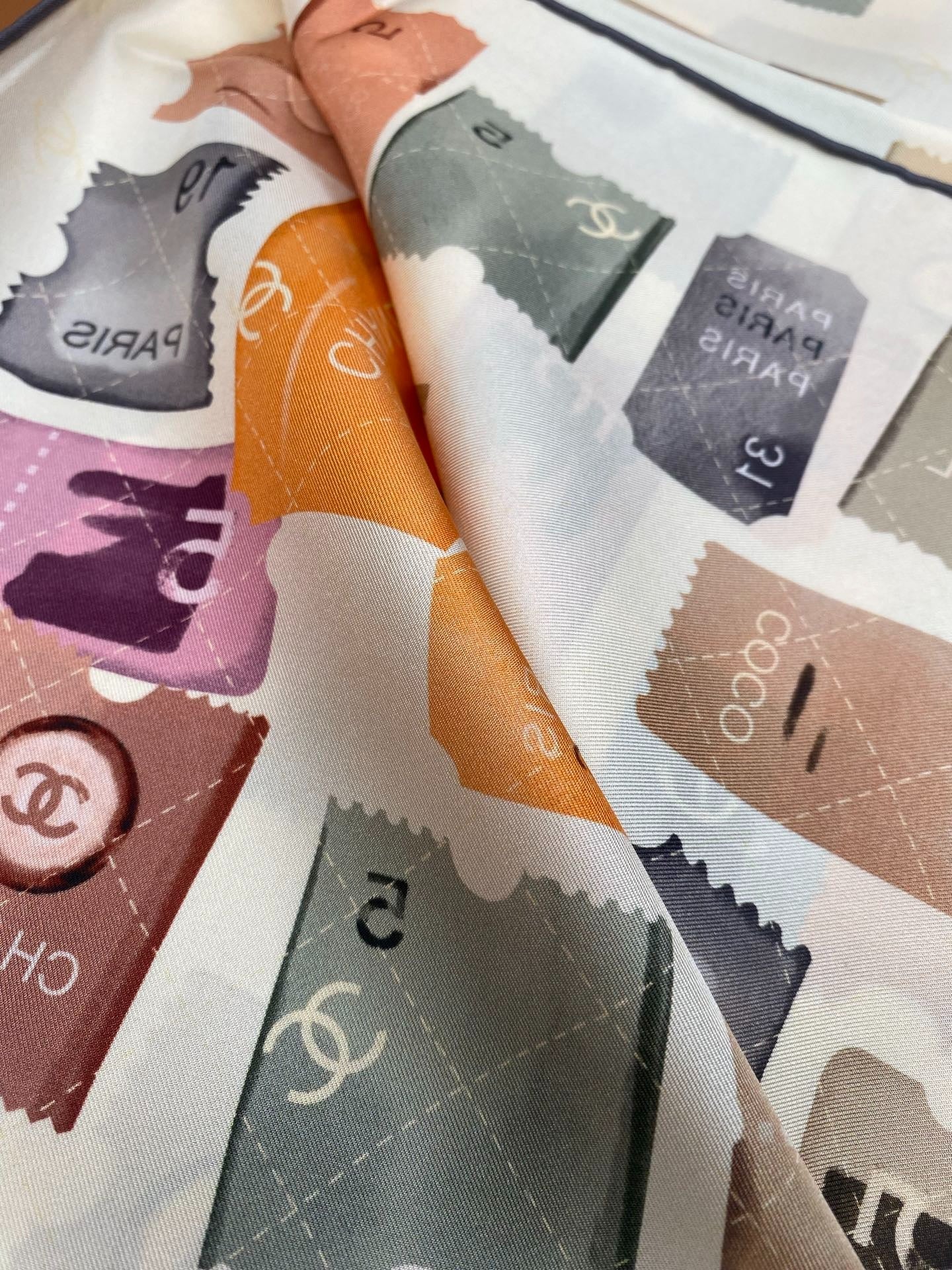 CHANEL 25S SCARF 90 IN SILK 703701 mysite