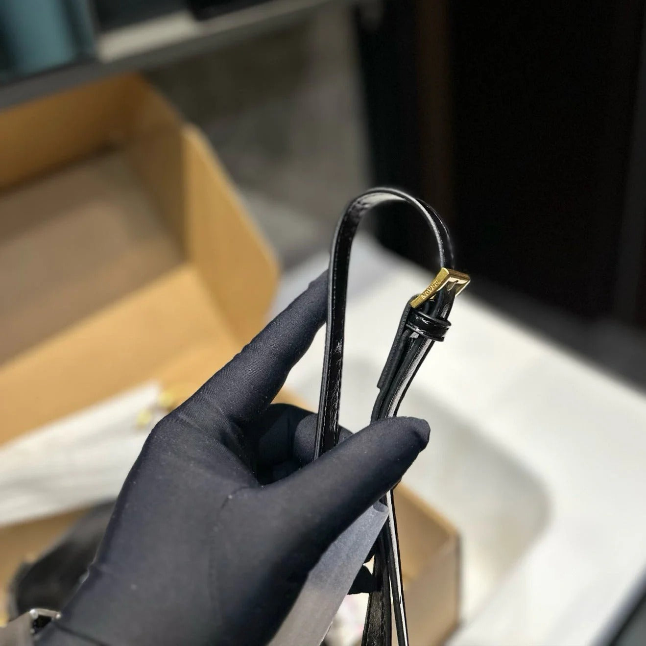 DANGLE TOP HANDLE MINI BAG 15 IN BLACK PATENT CALFSKIN mysite