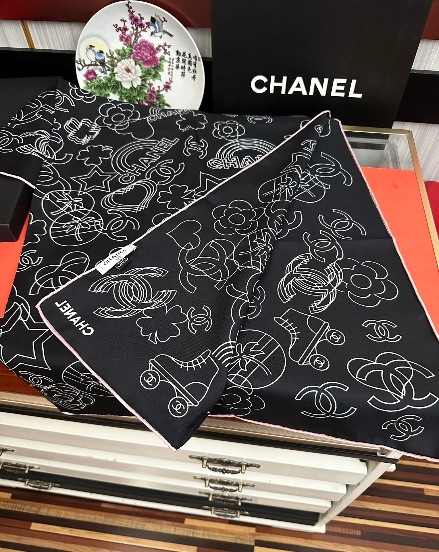 CHANEL 25S SCARF 90 IN SILK 738436 mysite