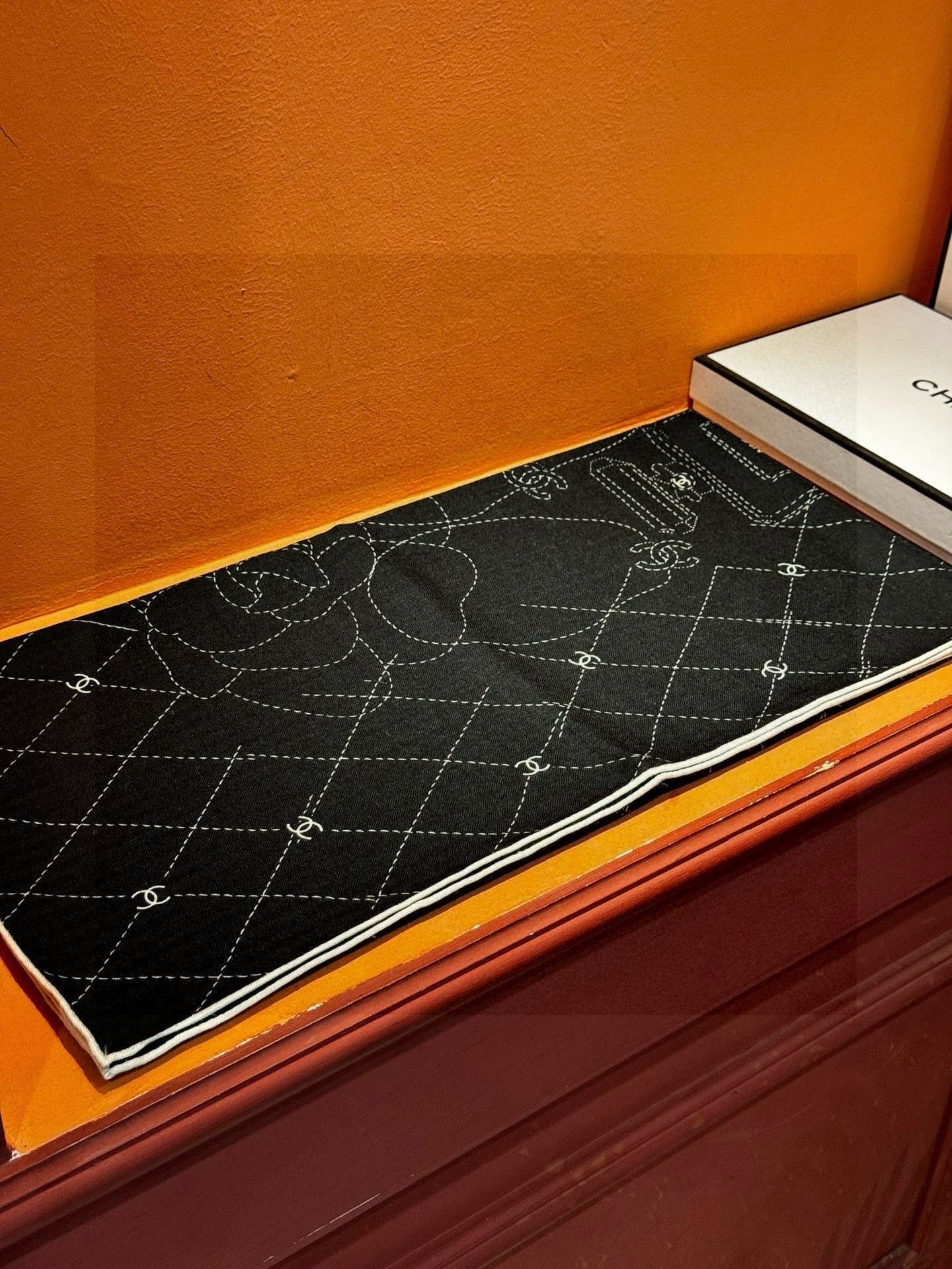 CHANEL 25S SCARF 140 IN SILK 735800 mysite