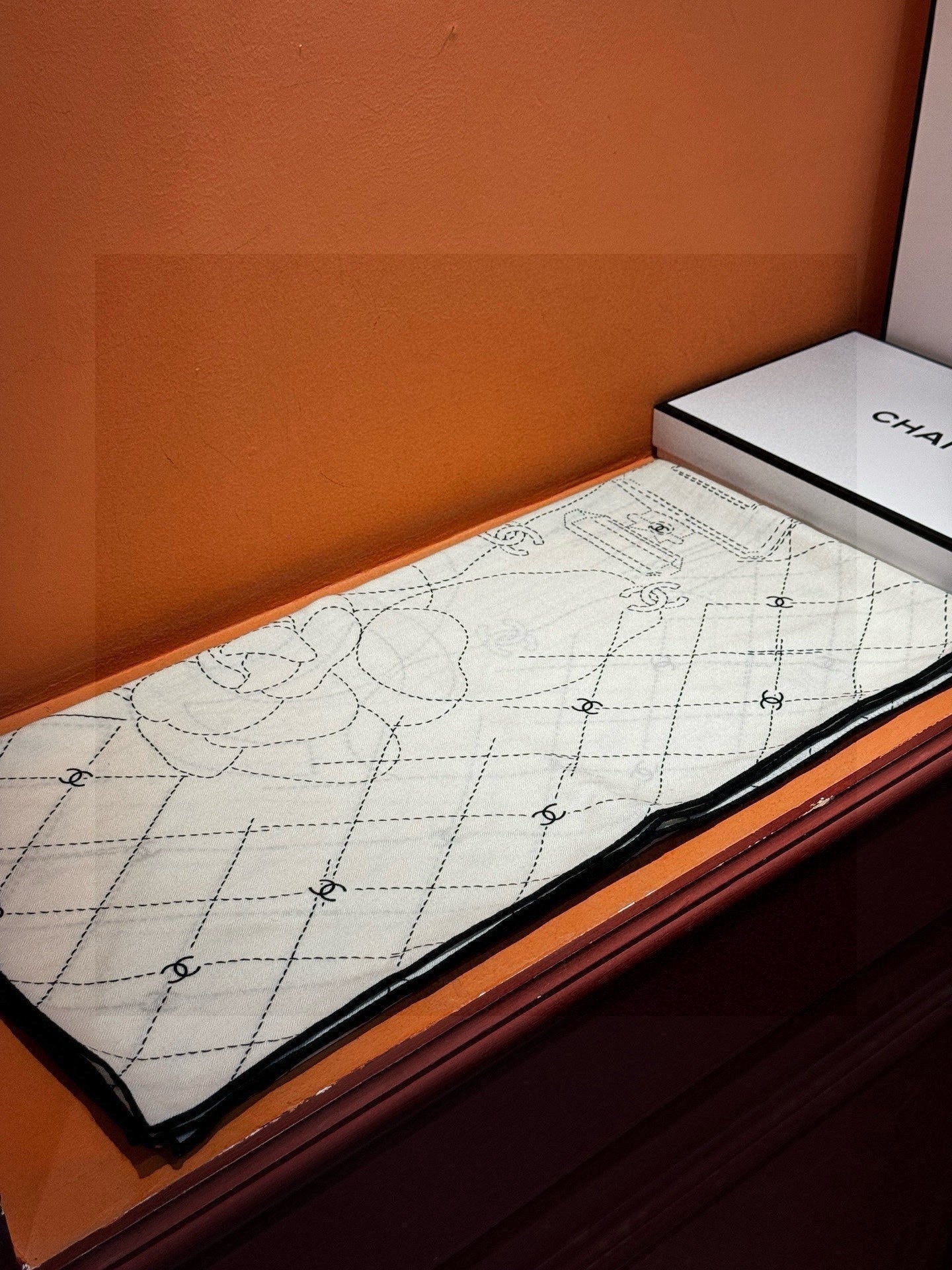 CHANEL 25S SCARF 140 IN SILK 735801 mysite