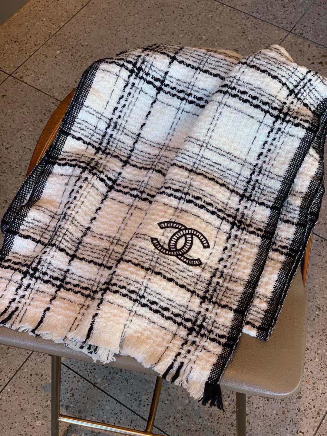 CHANEL 25S SCARF 200 IN CASHMERE 732053 mysite