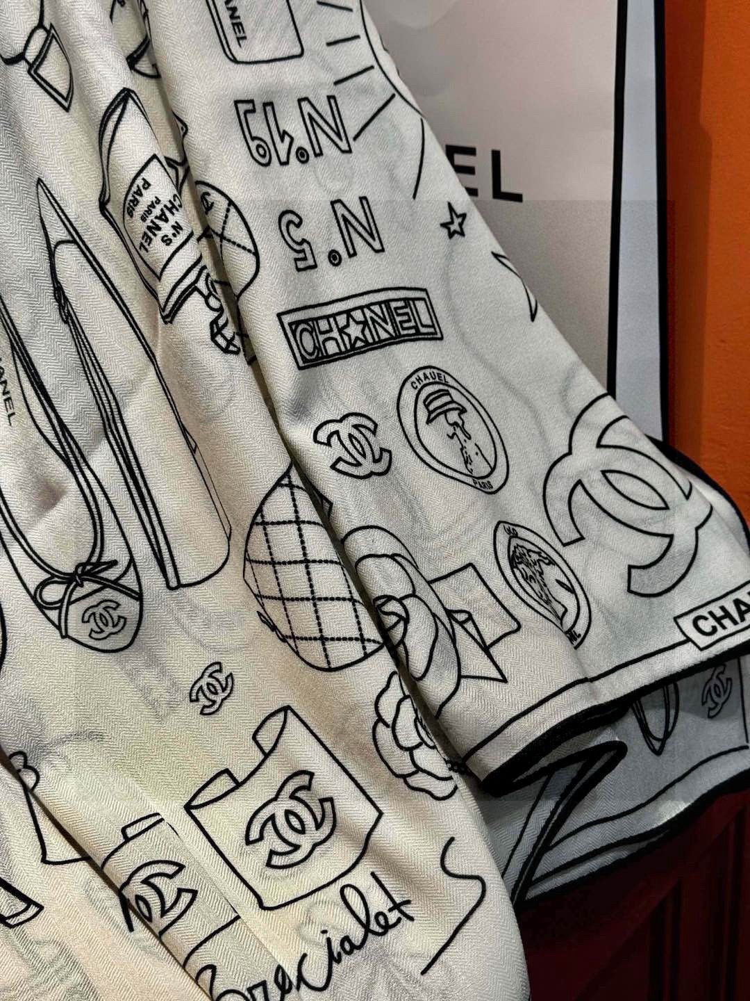 CHANEL 25S SCARF 140 IN SILK 735810 mysite