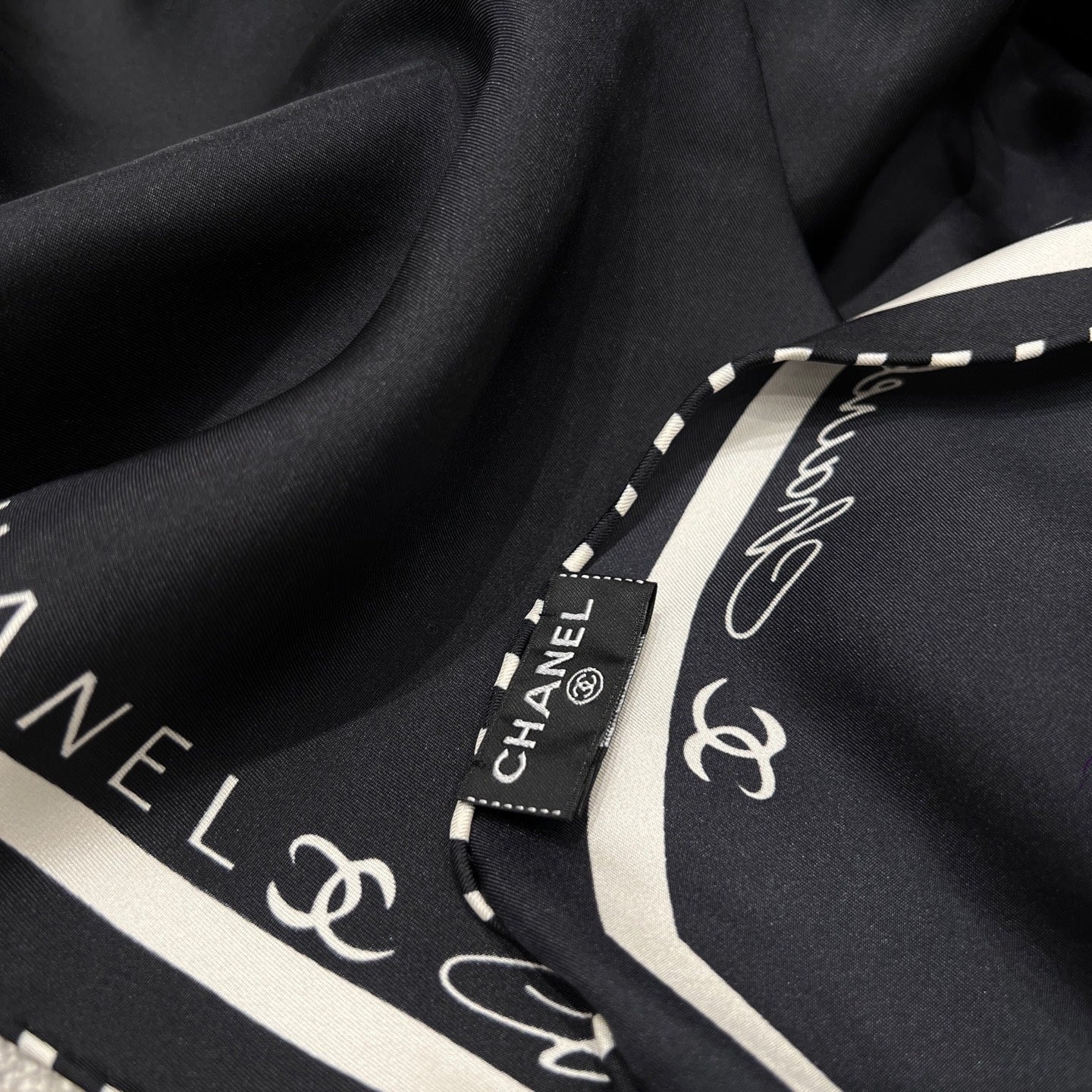 CHANEL 25S SCARF 160 IN SILK 697661 mysite