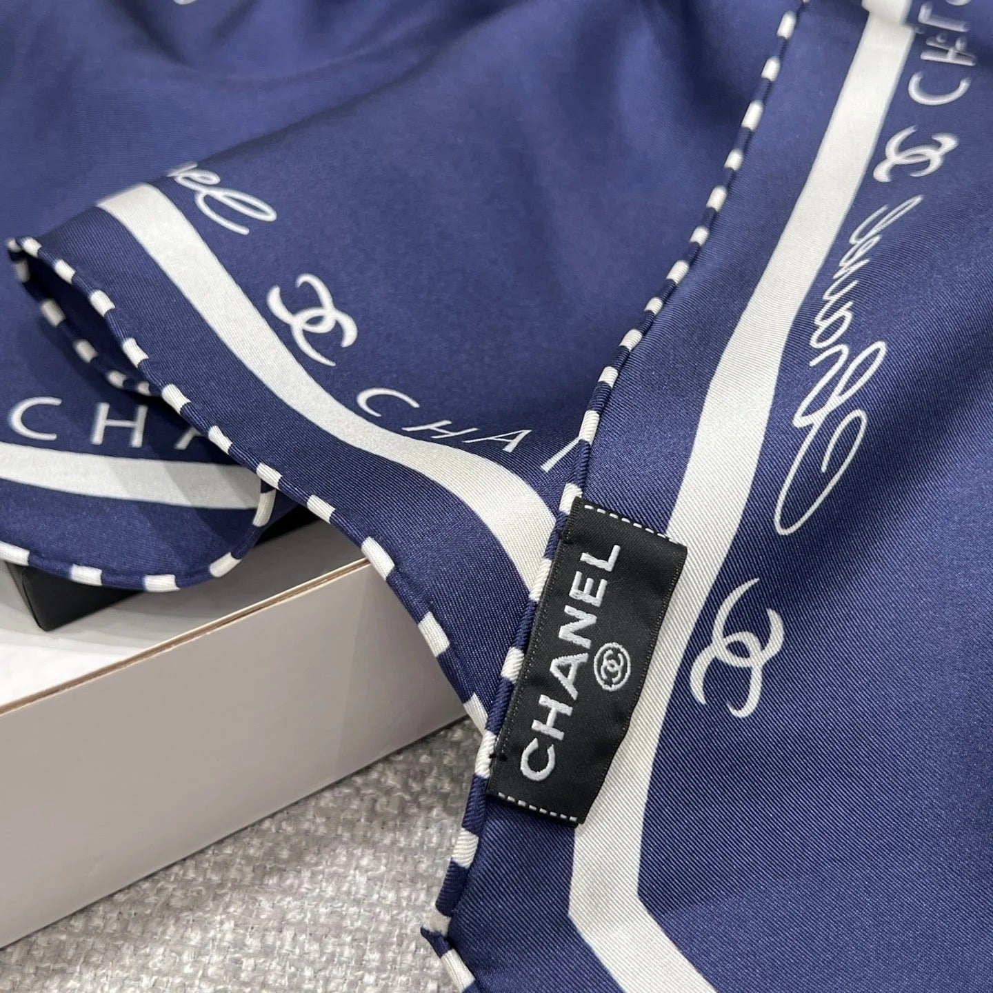 CHANEL 25S SCARF 160 IN SILK 697663 mysite