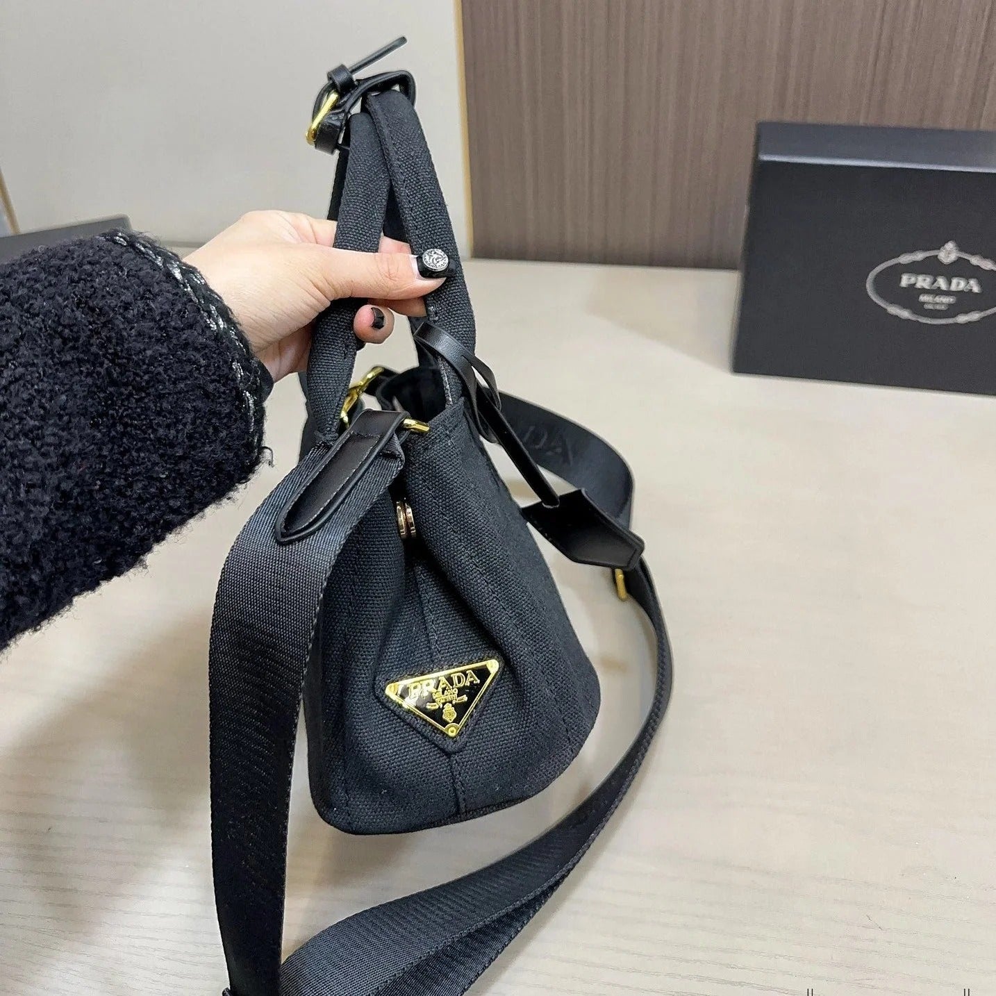 EMBOSSED LOGO TOTE BAG 30 IN BLACK FABIC mysite