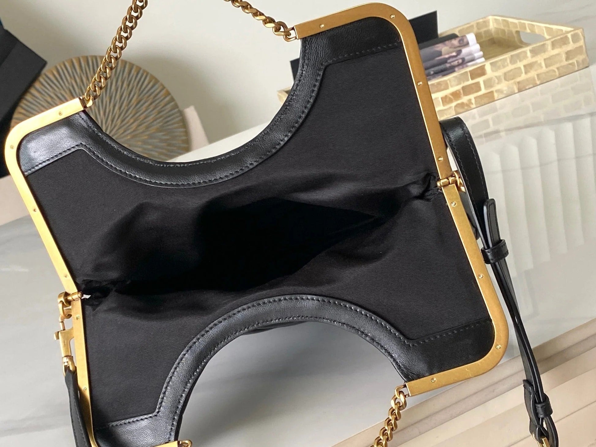 26 BLACK SHEEPSKIN WITH GOLD BUCKLE BAG mysite