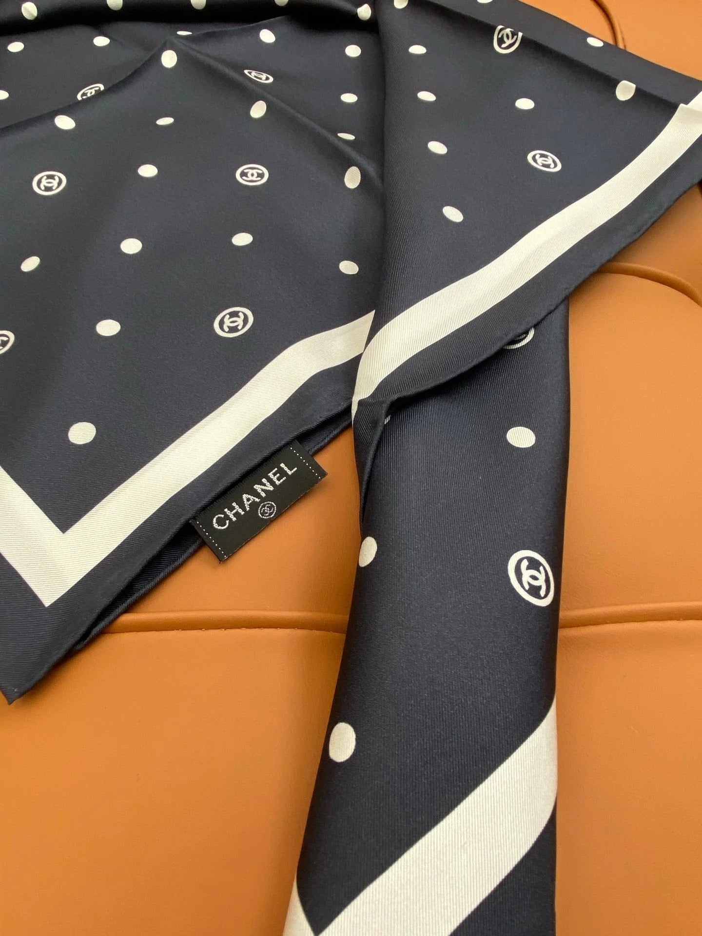 CHANEL 25S SCARF 90 IN SILK 704603 mysite