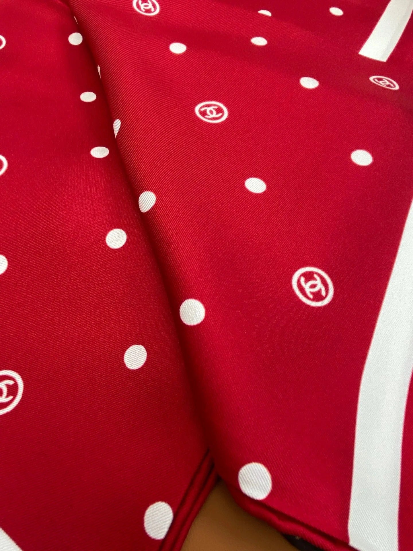 CHANEL 25S SCARF 90 IN SILK 704604 mysite