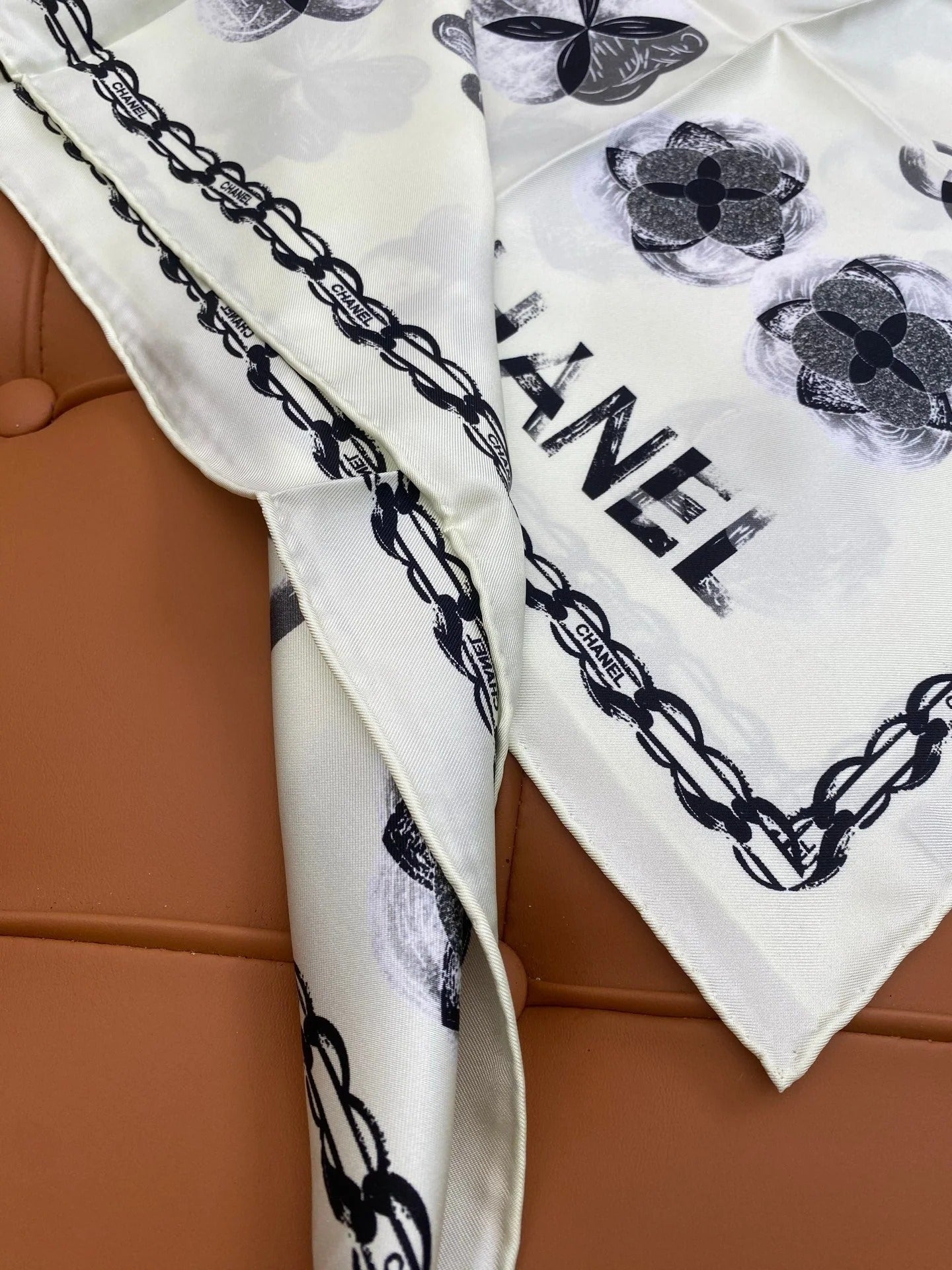 CHANEL 25S SCARF 90 IN SILK 703654 mysite