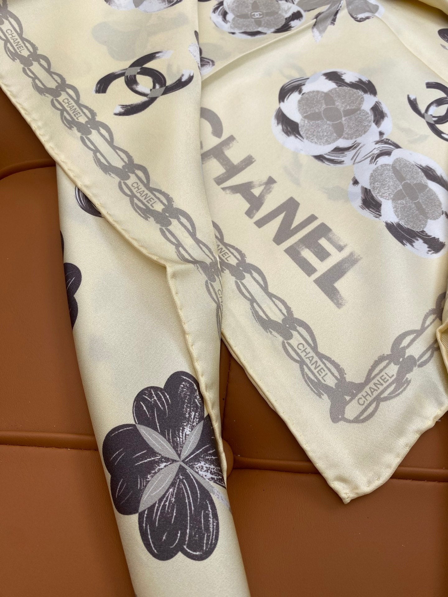 CHANEL 25S SCARF 90 IN SILK 703655 mysite