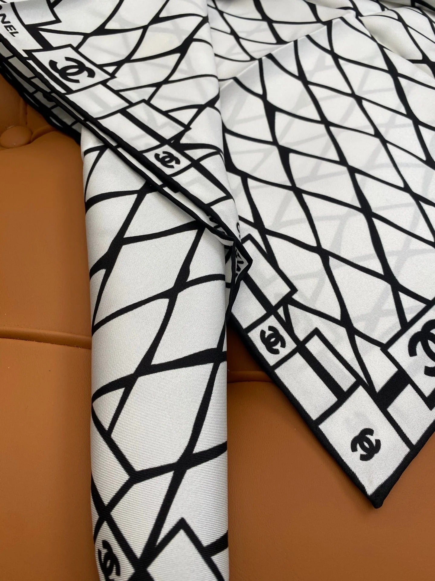 CHANEL 25S SCARF 90 IN SILK 703694 mysite