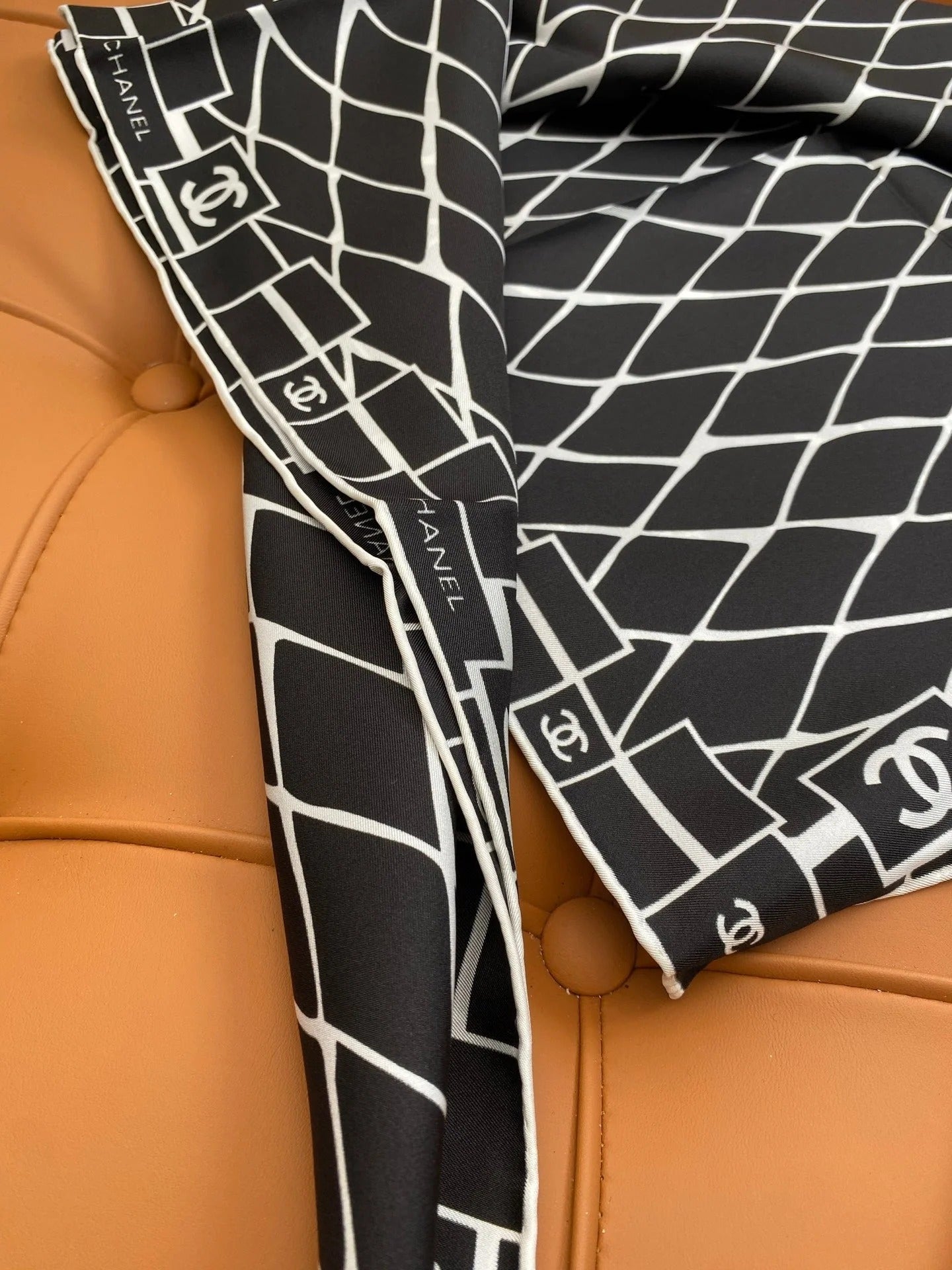 CHANEL 25S SCARF 90 IN SILK 703695 mysite