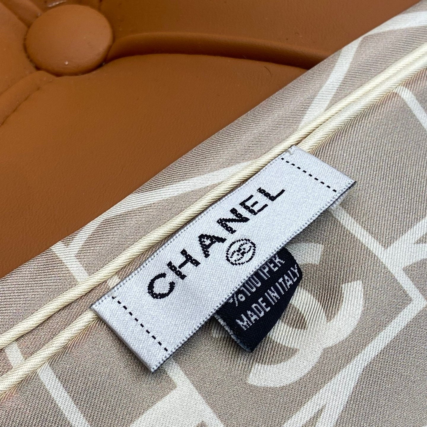 CHANEL 25S SCARF 90 IN SILK 703693 mysite