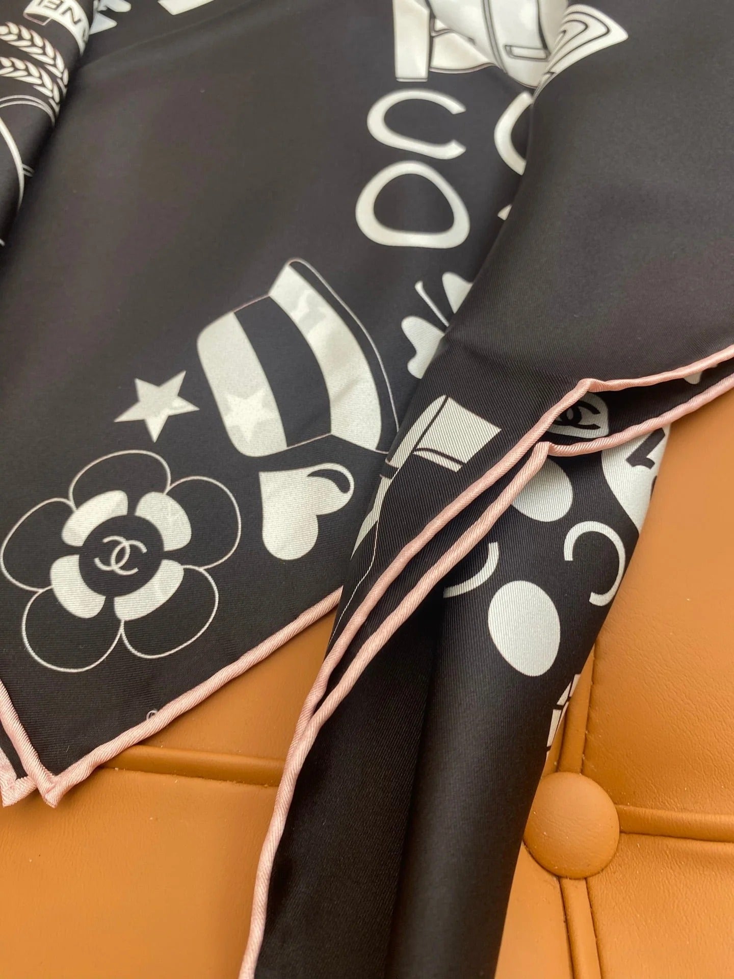 CHANEL 25S SCARF 90 IN SILK 703696 mysite