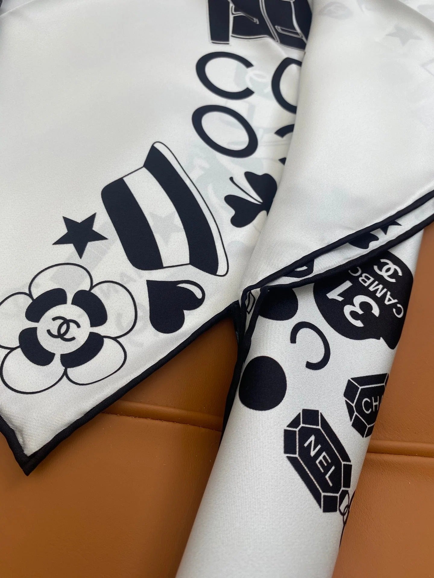 CHANEL 25S SCARF 90 IN SILK 703697 mysite