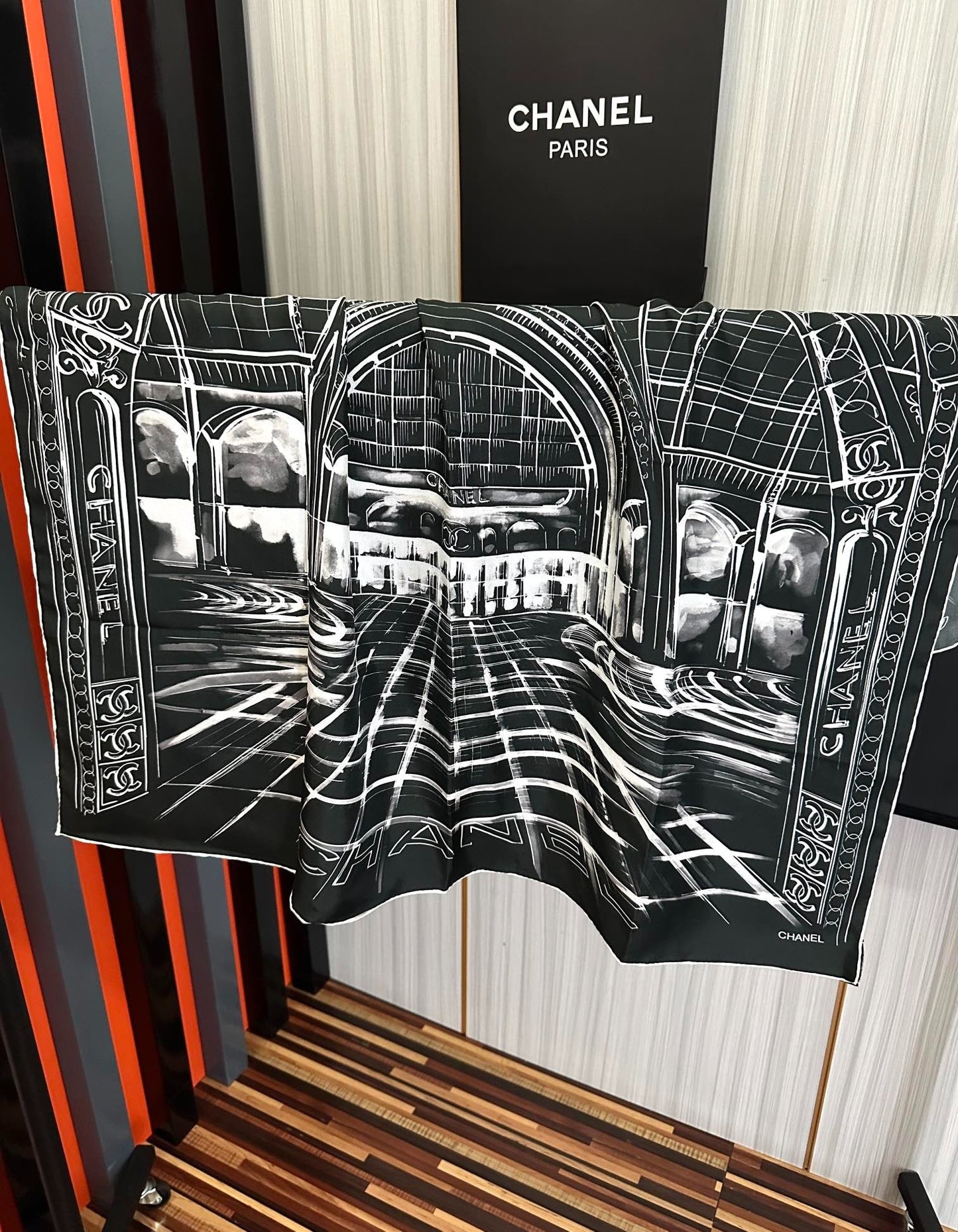 CHANEL 25S SCARF 90 IN SILK 002 mysite