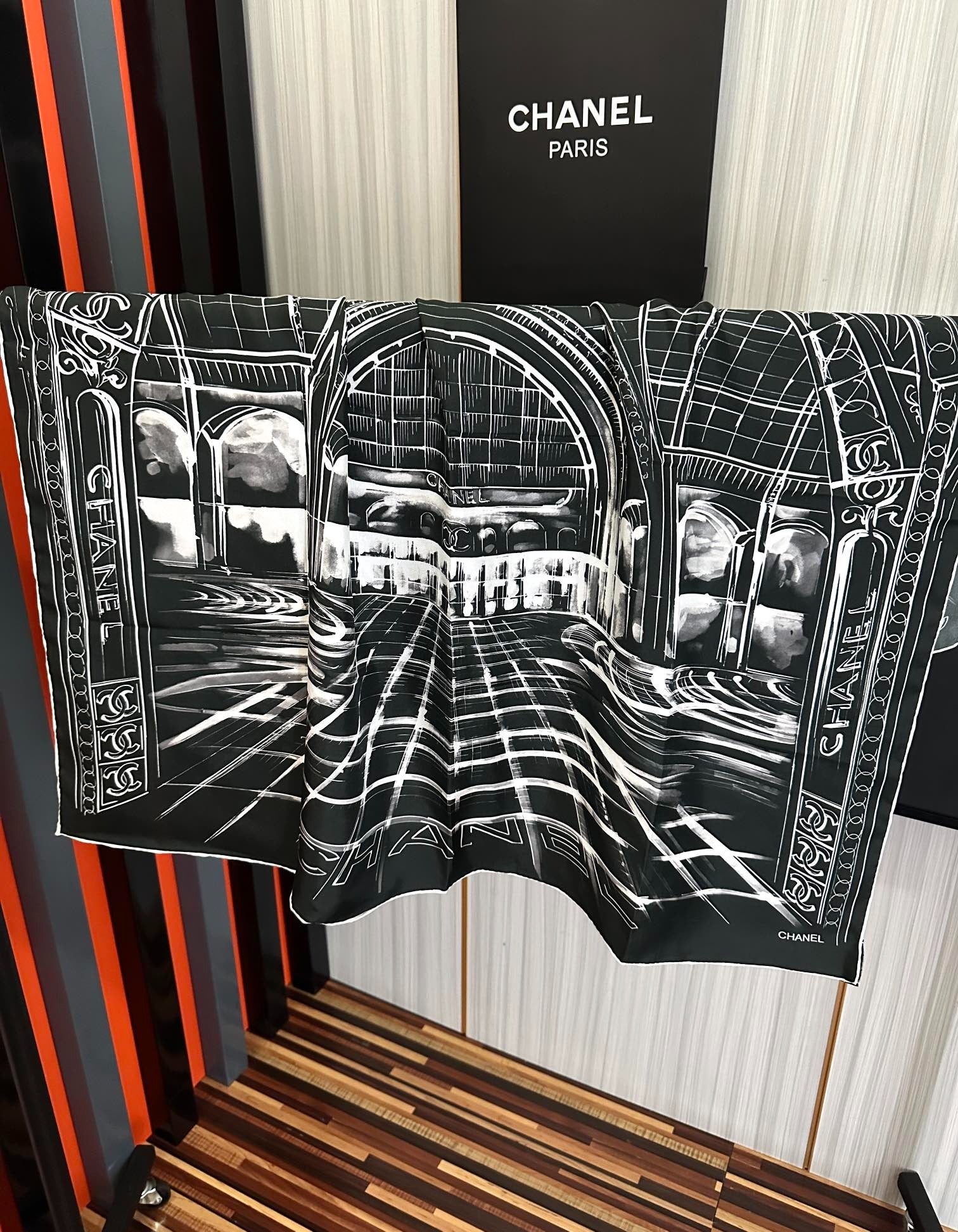 CHANEL 25S SCARF 90 IN SILK 002 mysite