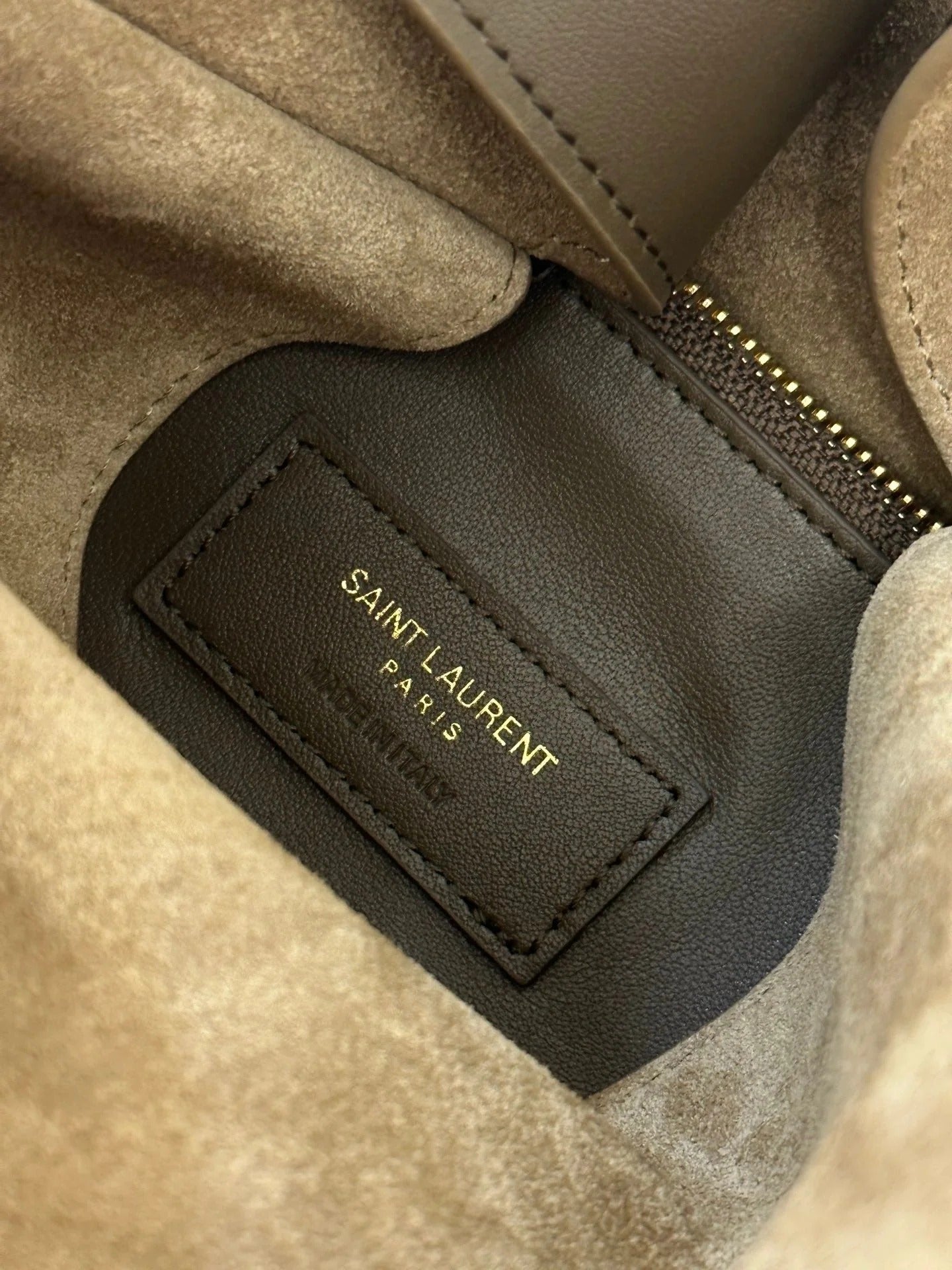 LE 5 À 7 SUPPLE SMALL 22 IN PEANUT BROWN SUEDE mysite