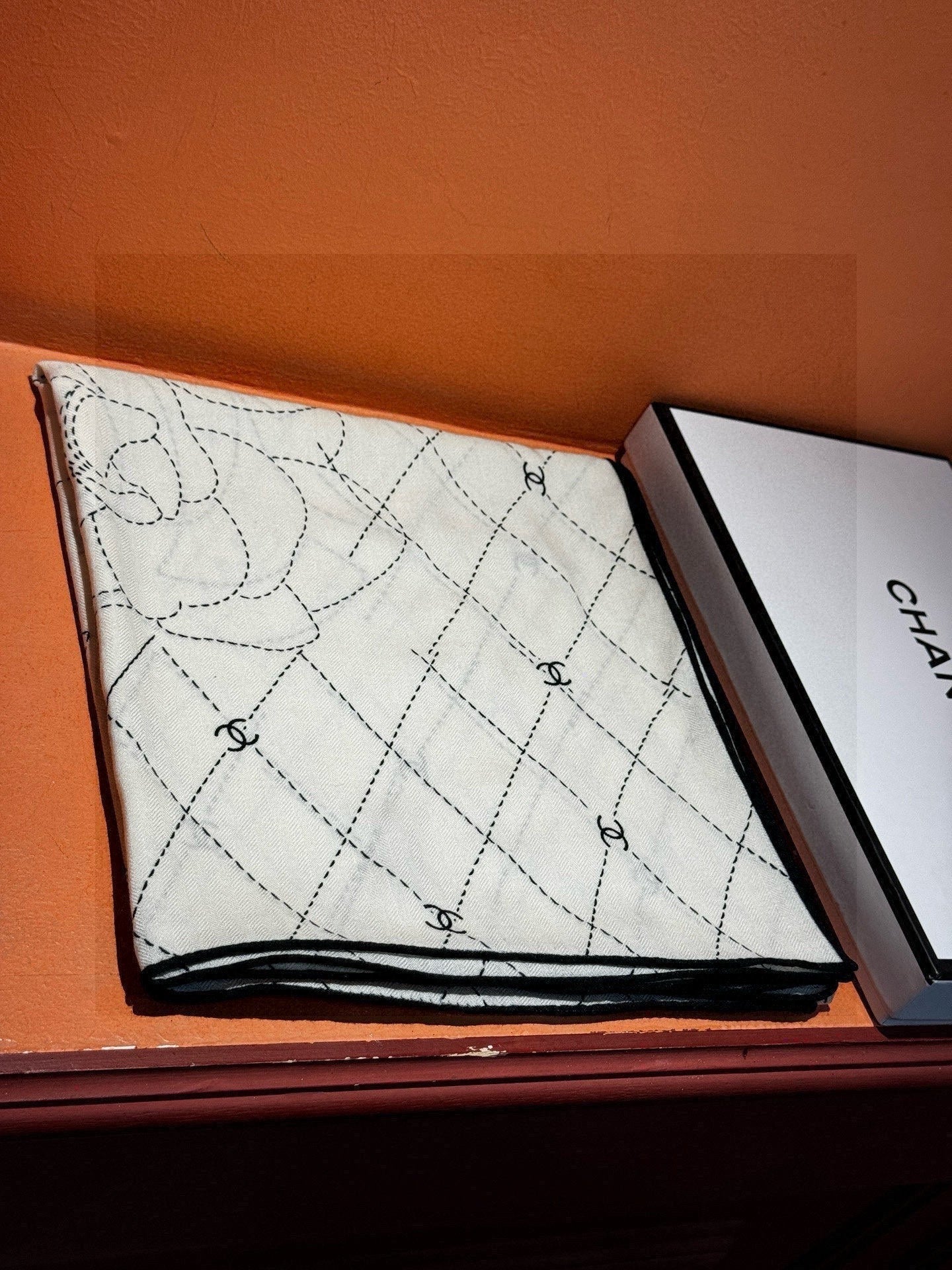 CHANEL 25S SCARF 140 IN SILK 735801 mysite