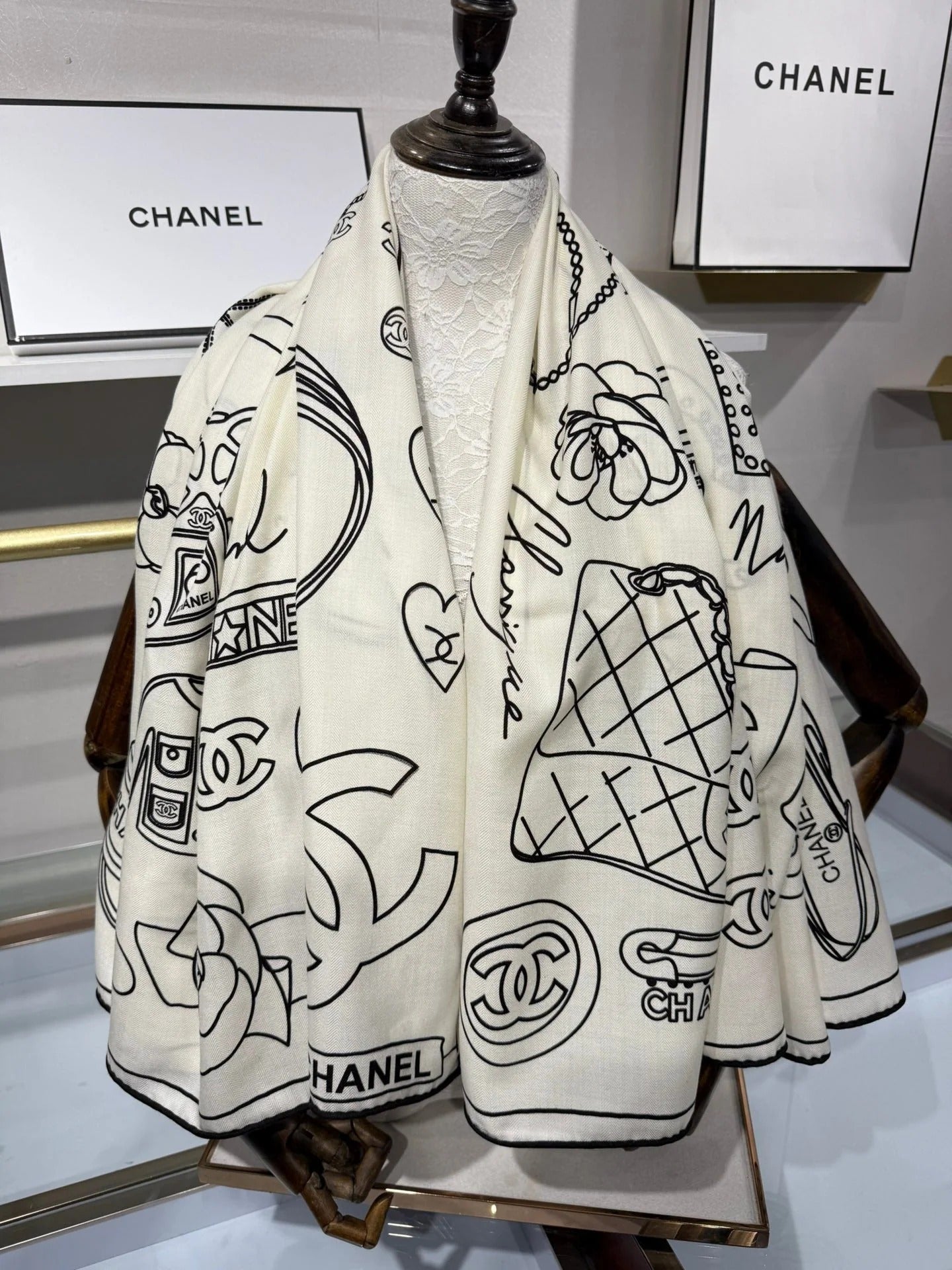 CHANEL 25S SCARF 140 IN SILK 732180 mysite