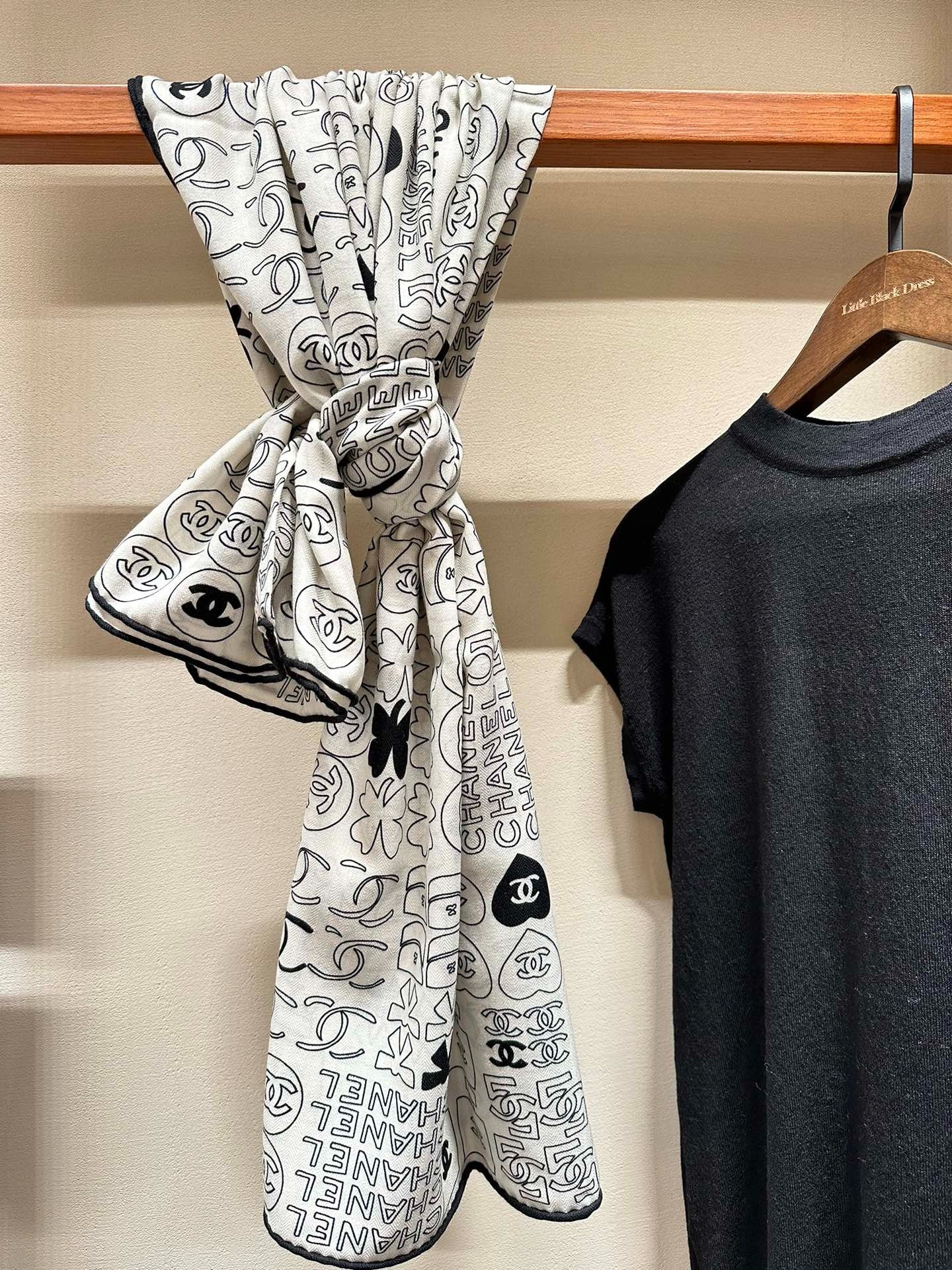 SQUARE SCARF 140 CM IN WHITE MONOGRAM SILK 403998 mysite