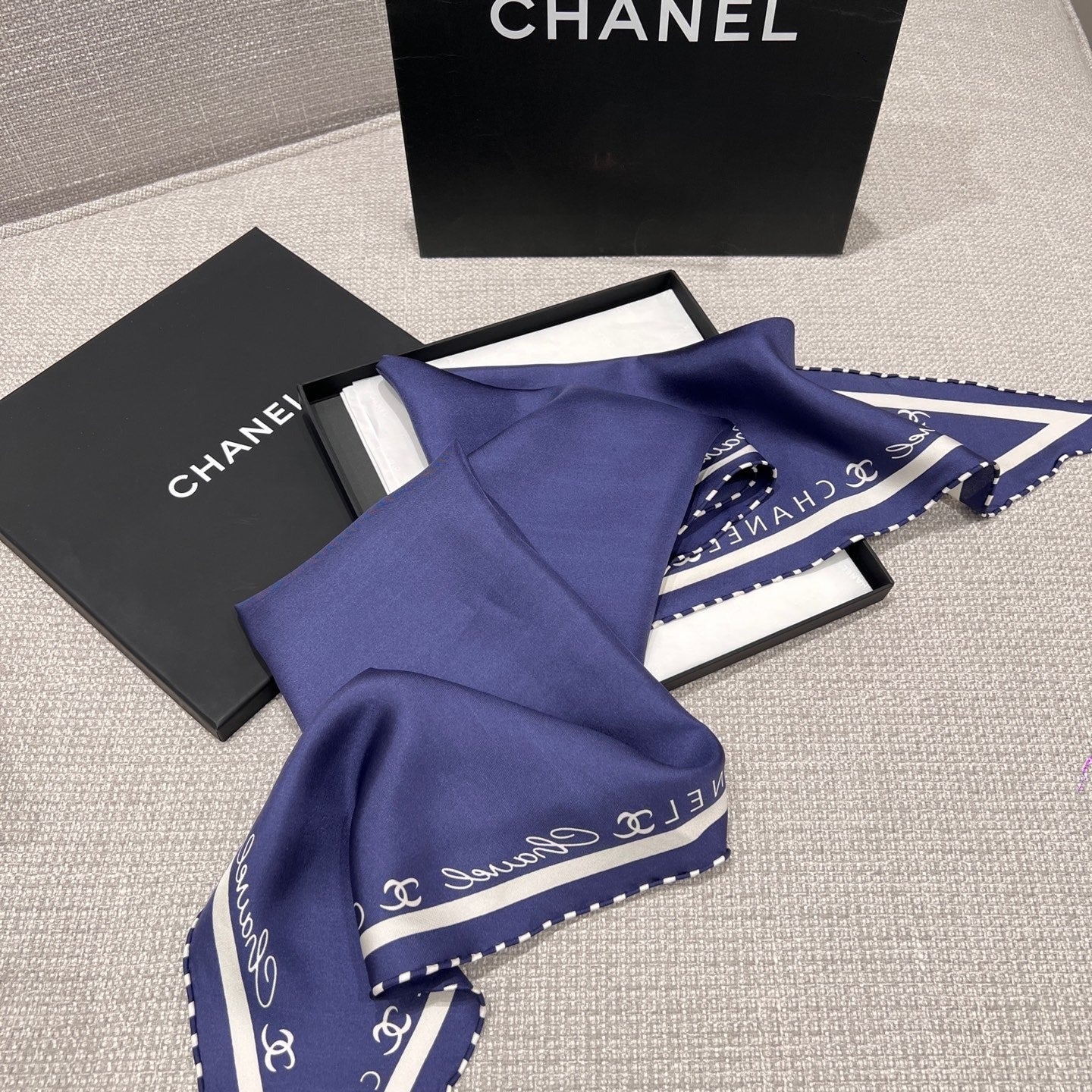 CHANEL 25S SCARF 160 IN SILK 697663 mysite