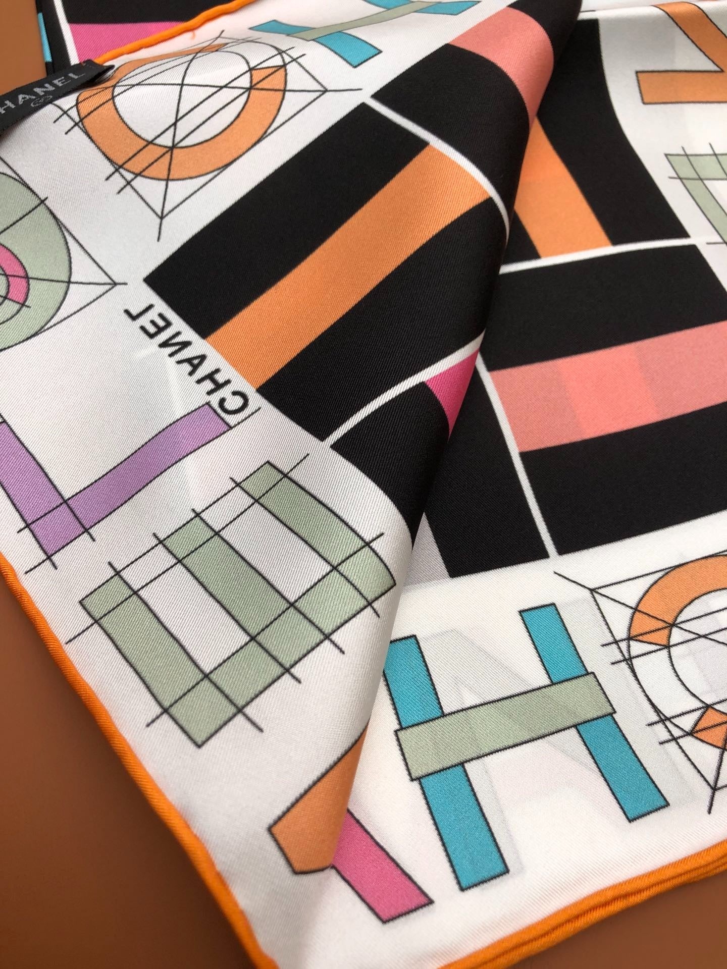 CHANEL 25S SCARF 90 IN SILK 704583 mysite