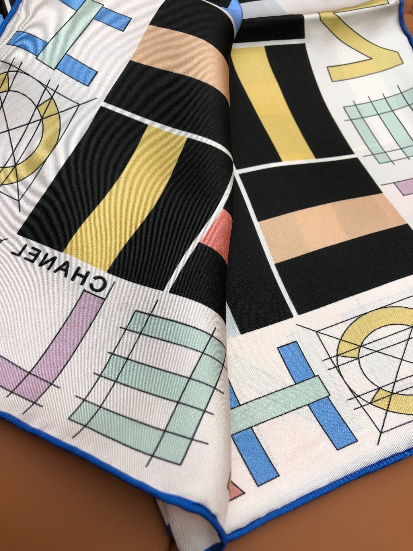 CHANEL 25S SCARF 90 IN SILK 704584 mysite