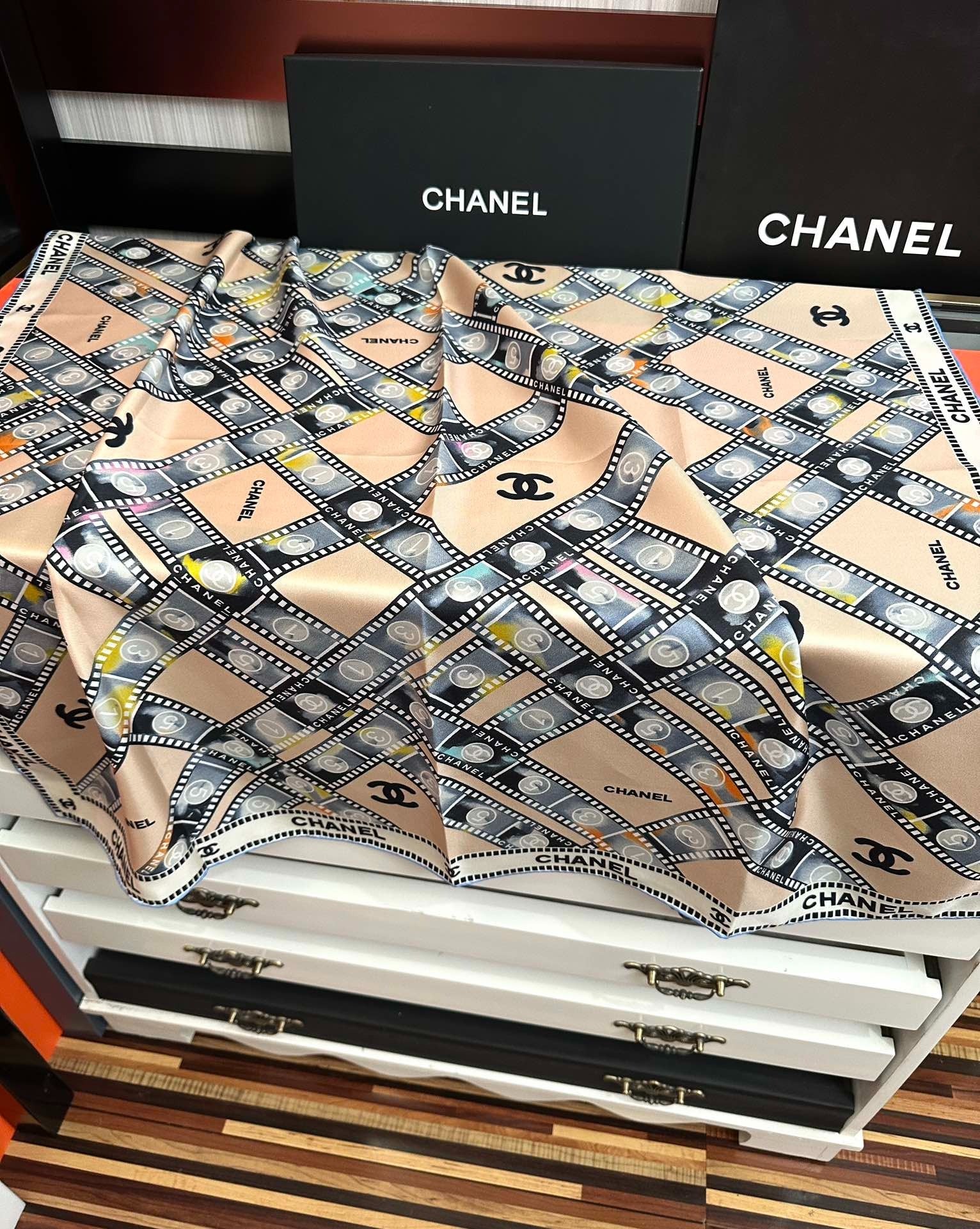 CHANEL 25S SCARF 90 IN SILK 727362 mysite