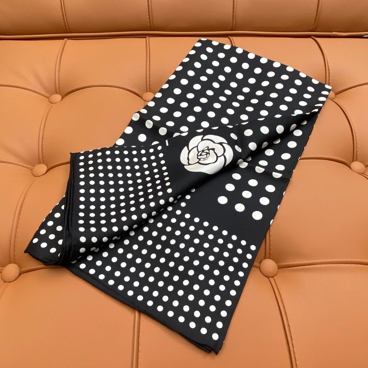 CHANEL 25S SCARF 90 IN SILK 703690 mysite