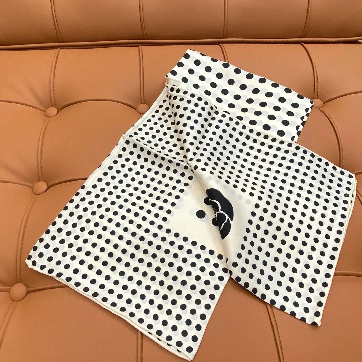 CHANEL 25S SCARF 90 IN SILK 703691 mysite