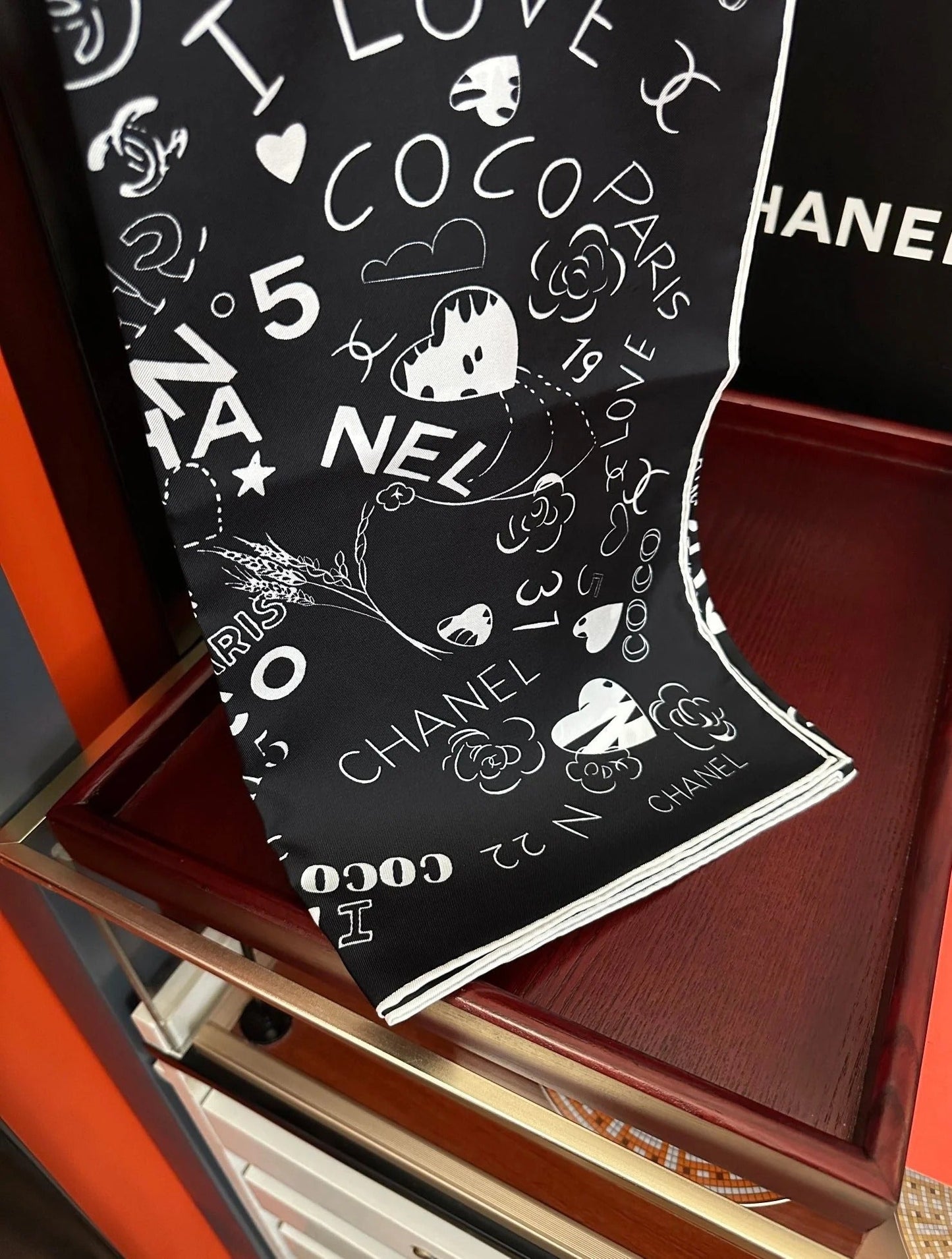 CHANEL 25S SCARF 90 IN SILK 738419 mysite