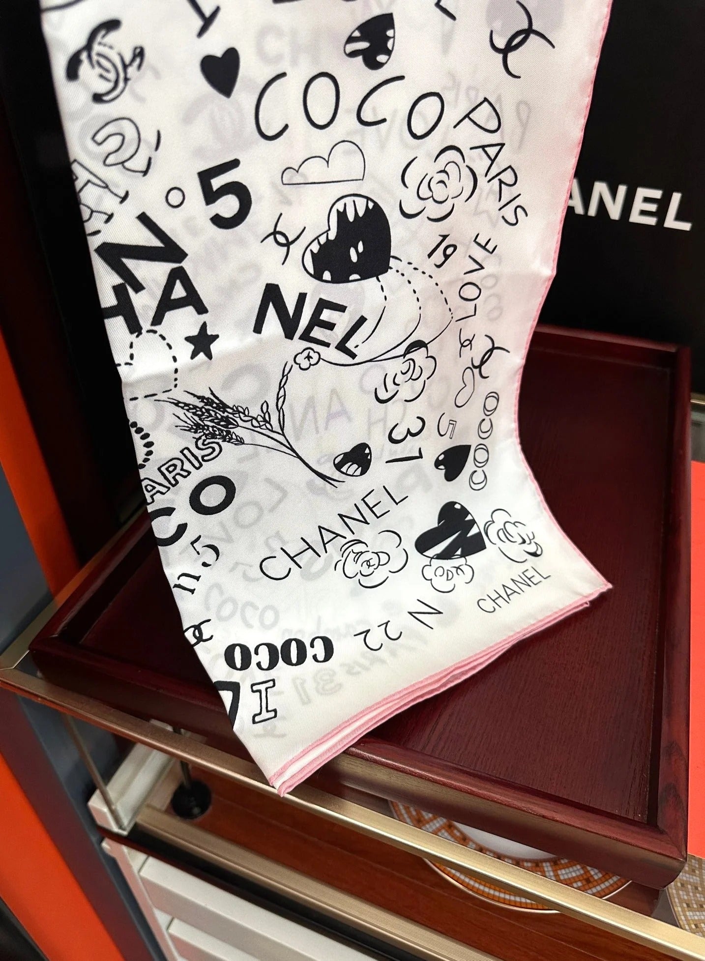 CHANEL 25S SCARF 90 IN SILK 738421 mysite