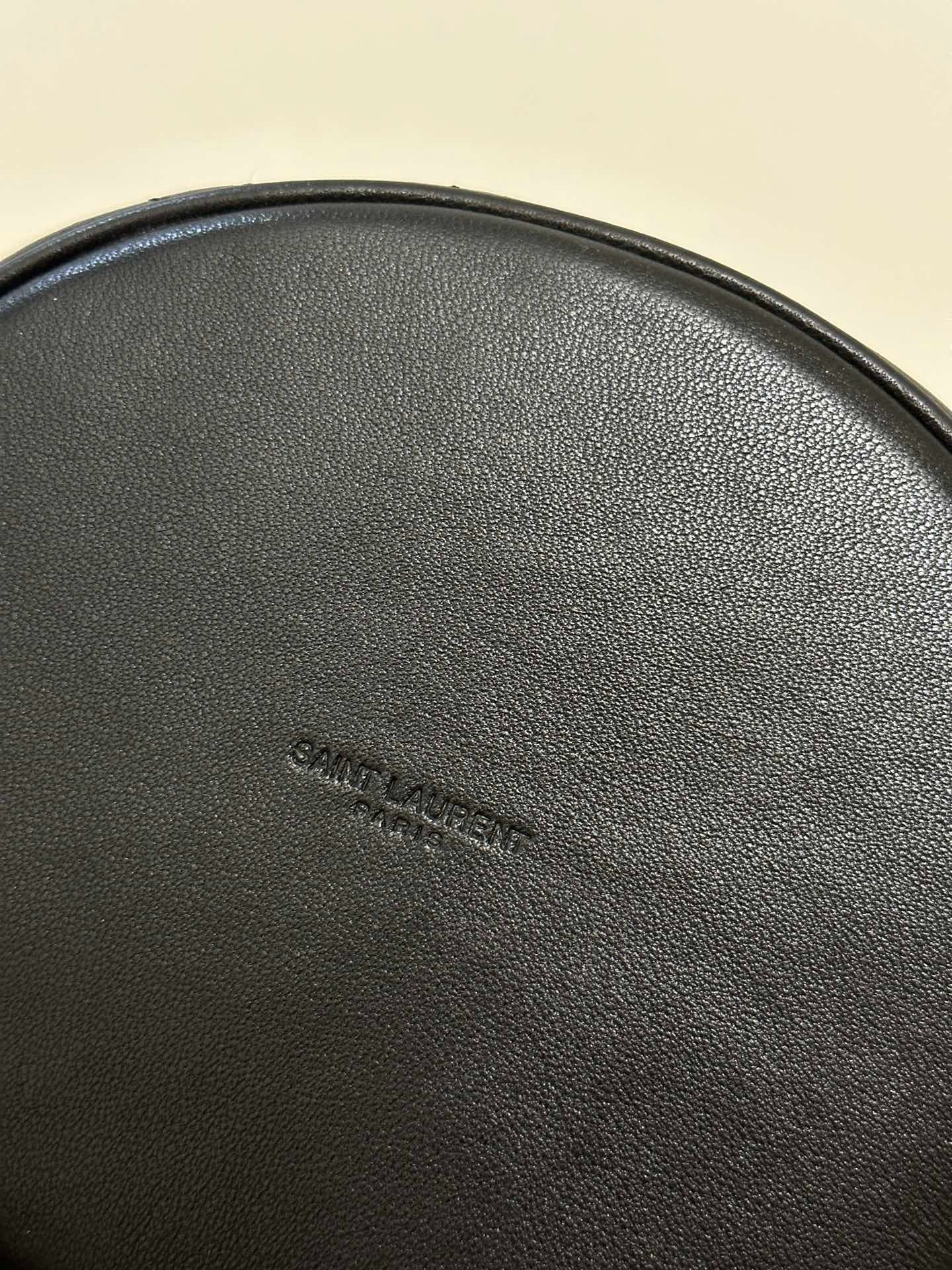 19 FLAP BUCKET BAG BLACK CALFSKIN mysite