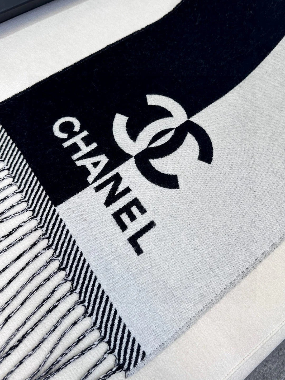 CHANEL 25S SCARF 184 IN MERINO WOOL 727324 mysite